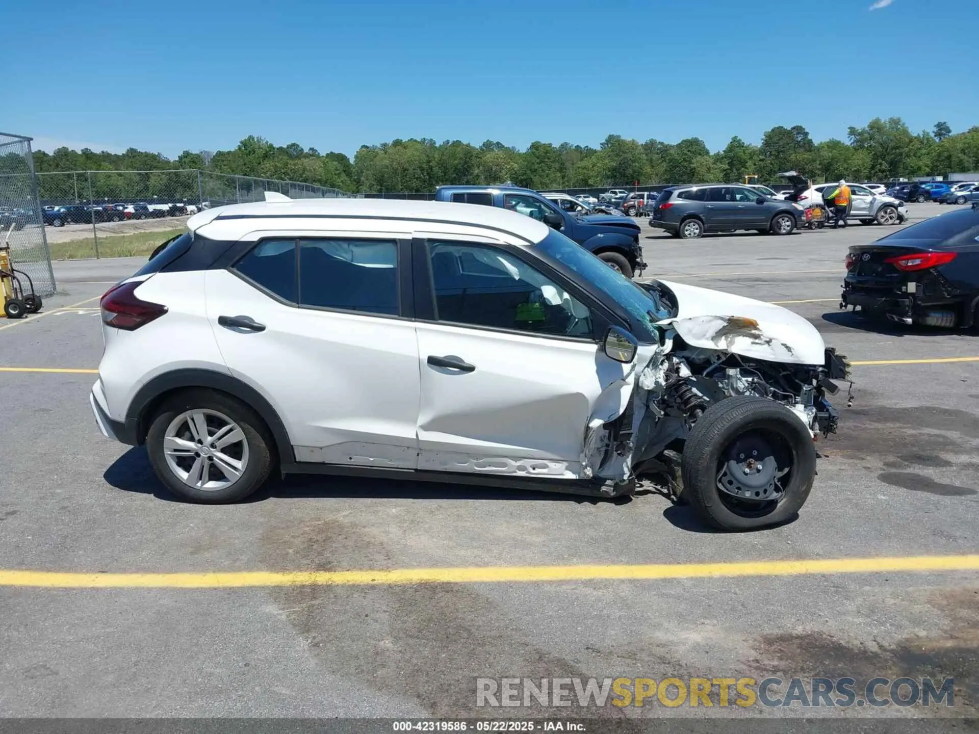 13 fotografías del automóvil dañado 3N1CP5BV6RL548666 NISSAN KICKS 2024