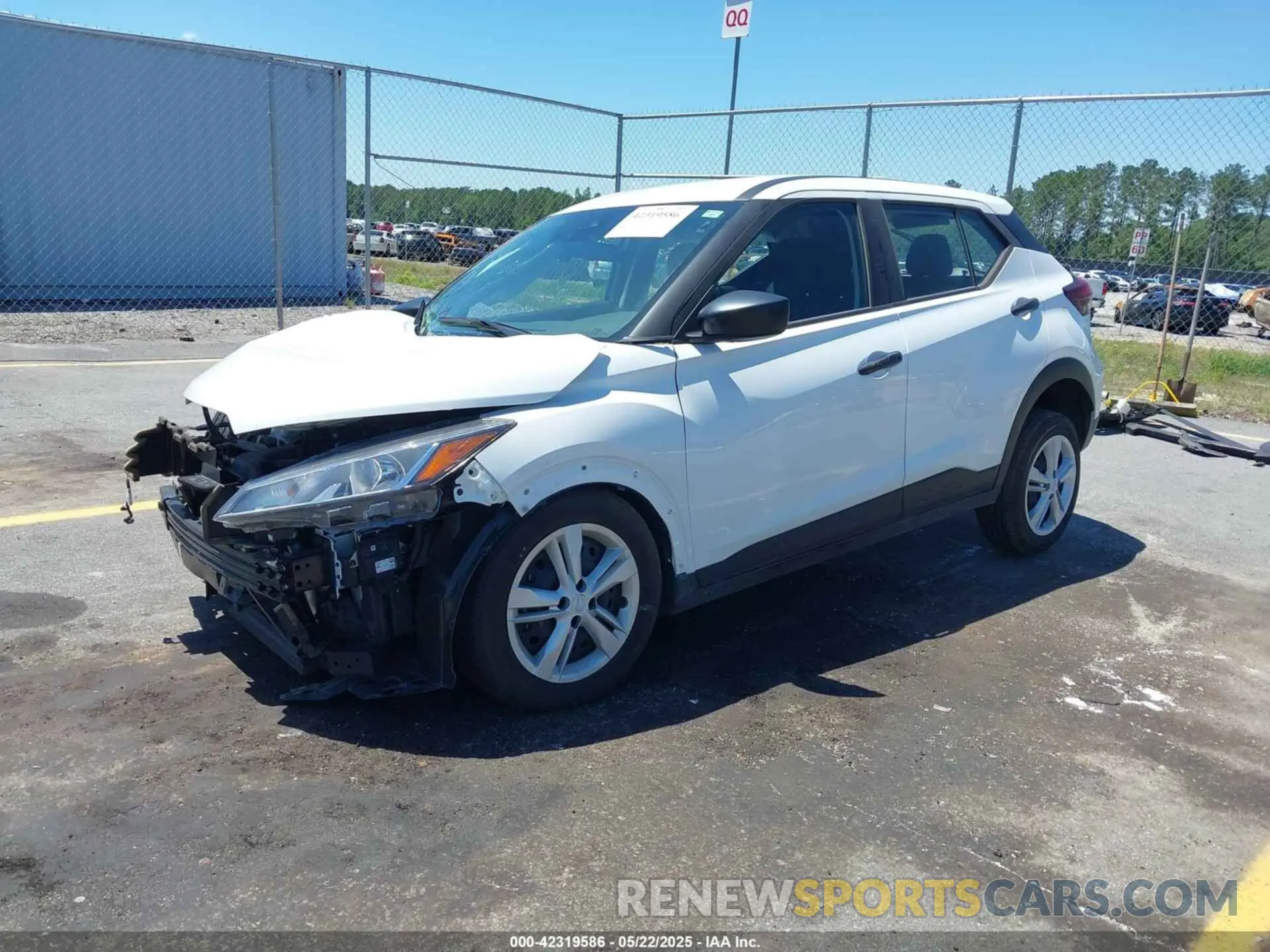 2 fotografías del automóvil dañado 3N1CP5BV6RL548666 NISSAN KICKS 2024