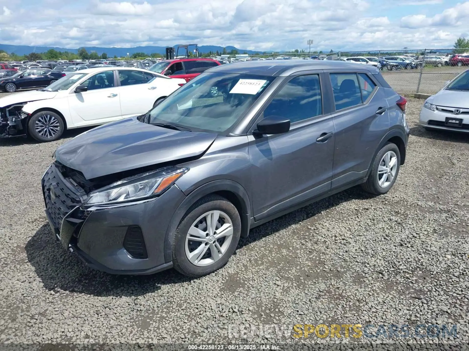 2 fotografías del automóvil dañado 3N1CP5BV7RL502652 NISSAN KICKS 2024
