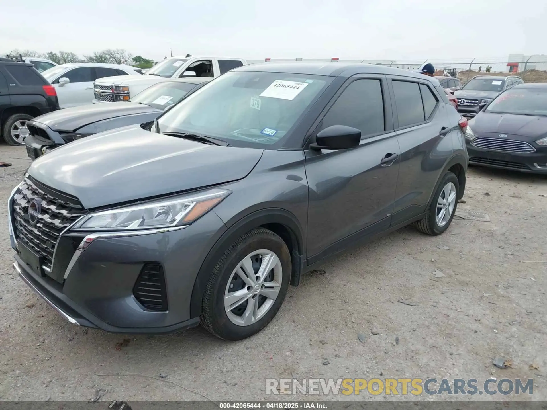 2 fotografías del automóvil dañado 3N1CP5BV8RL579420 NISSAN KICKS 2024
