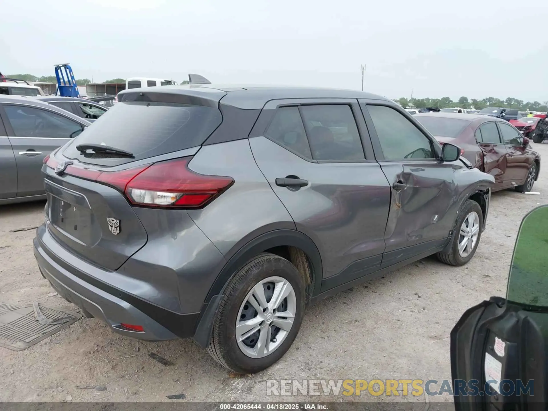 4 fotografías del automóvil dañado 3N1CP5BV8RL579420 NISSAN KICKS 2024