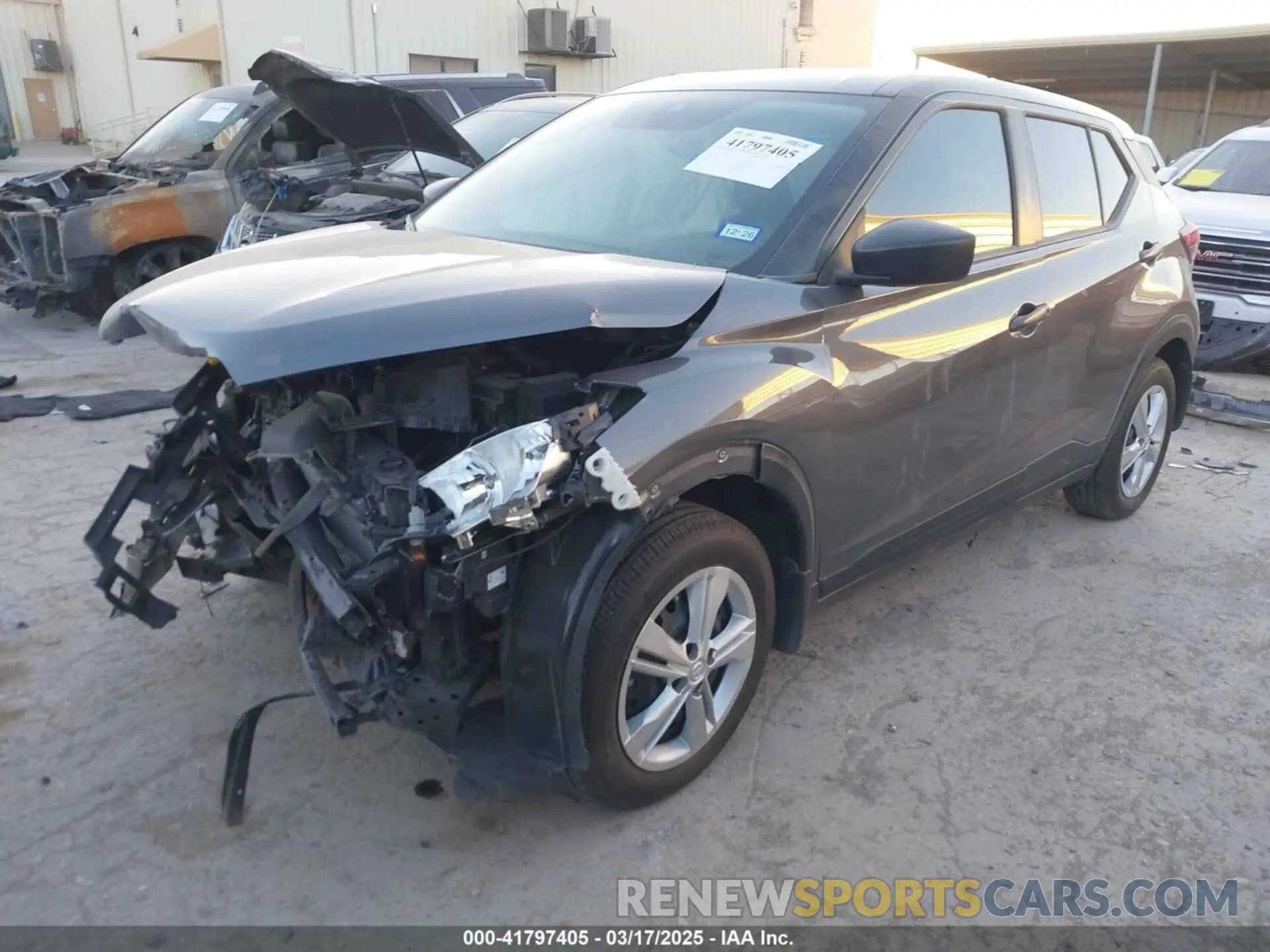 2 fotografías del automóvil dañado 3N1CP5BV8RL594399 NISSAN KICKS 2024