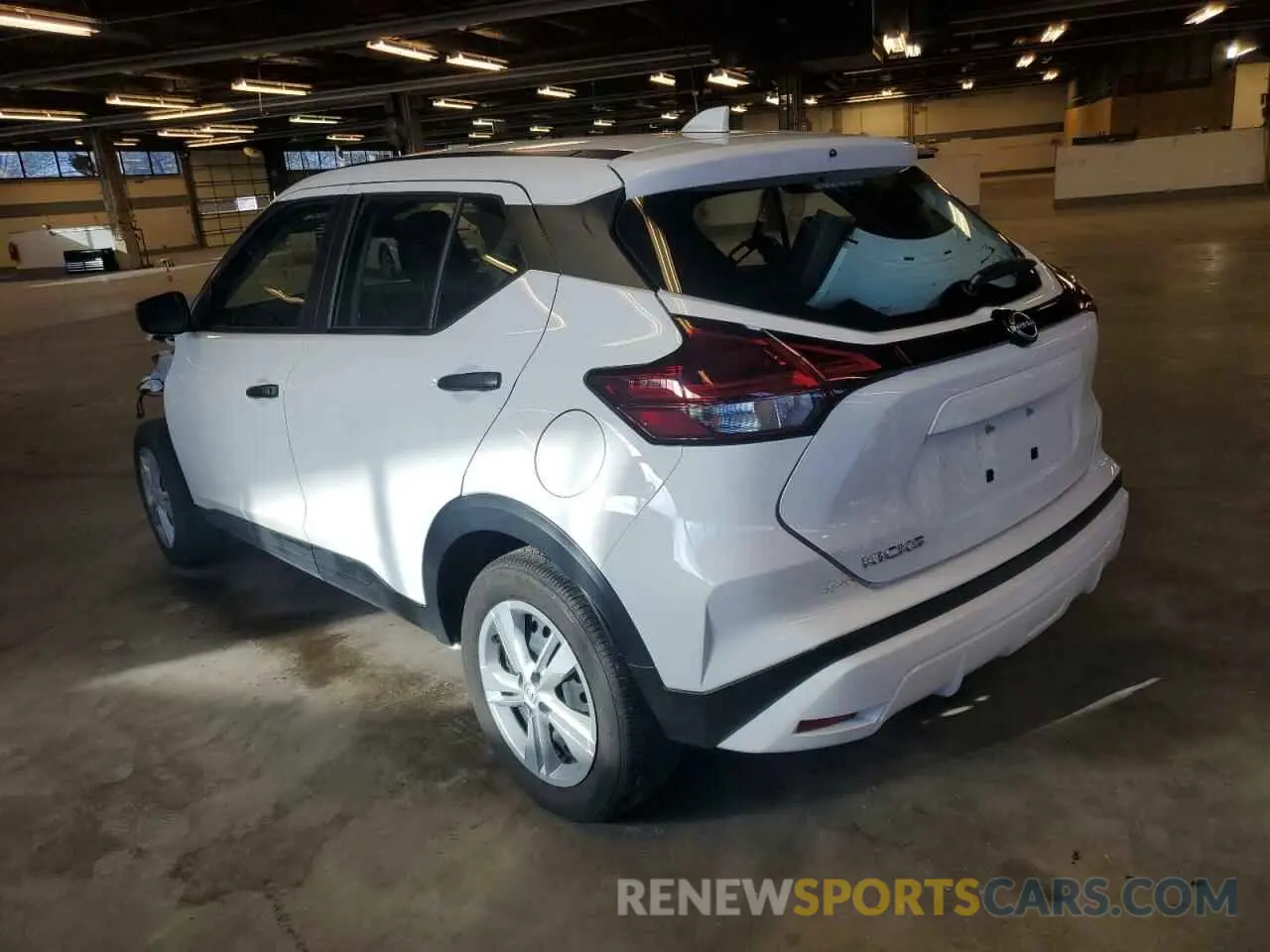 2 fotografías del automóvil dañado 3N1CP5BV9RL561802 NISSAN KICKS 2024