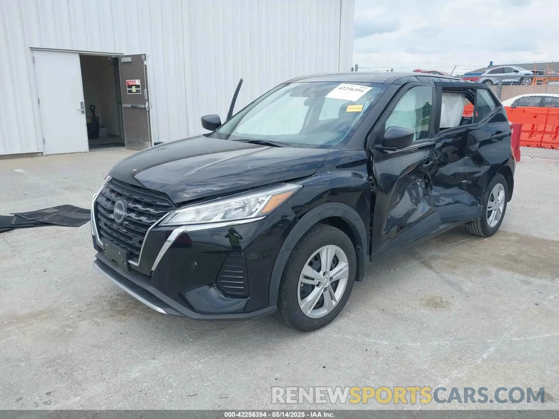 2 fotografías del automóvil dañado 3N1CP5BV9RL579071 NISSAN KICKS 2024