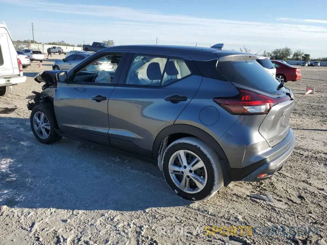 2 fotografías del automóvil dañado 3N1CP5BVXRL508204 NISSAN KICKS 2024