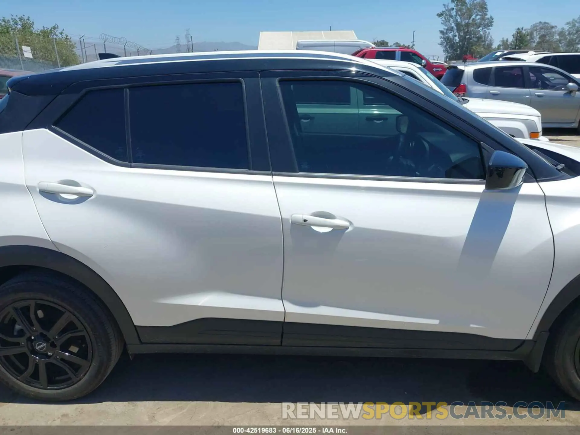 12 fotografías del automóvil dañado 3N1CP5CV1RL472904 NISSAN KICKS 2024