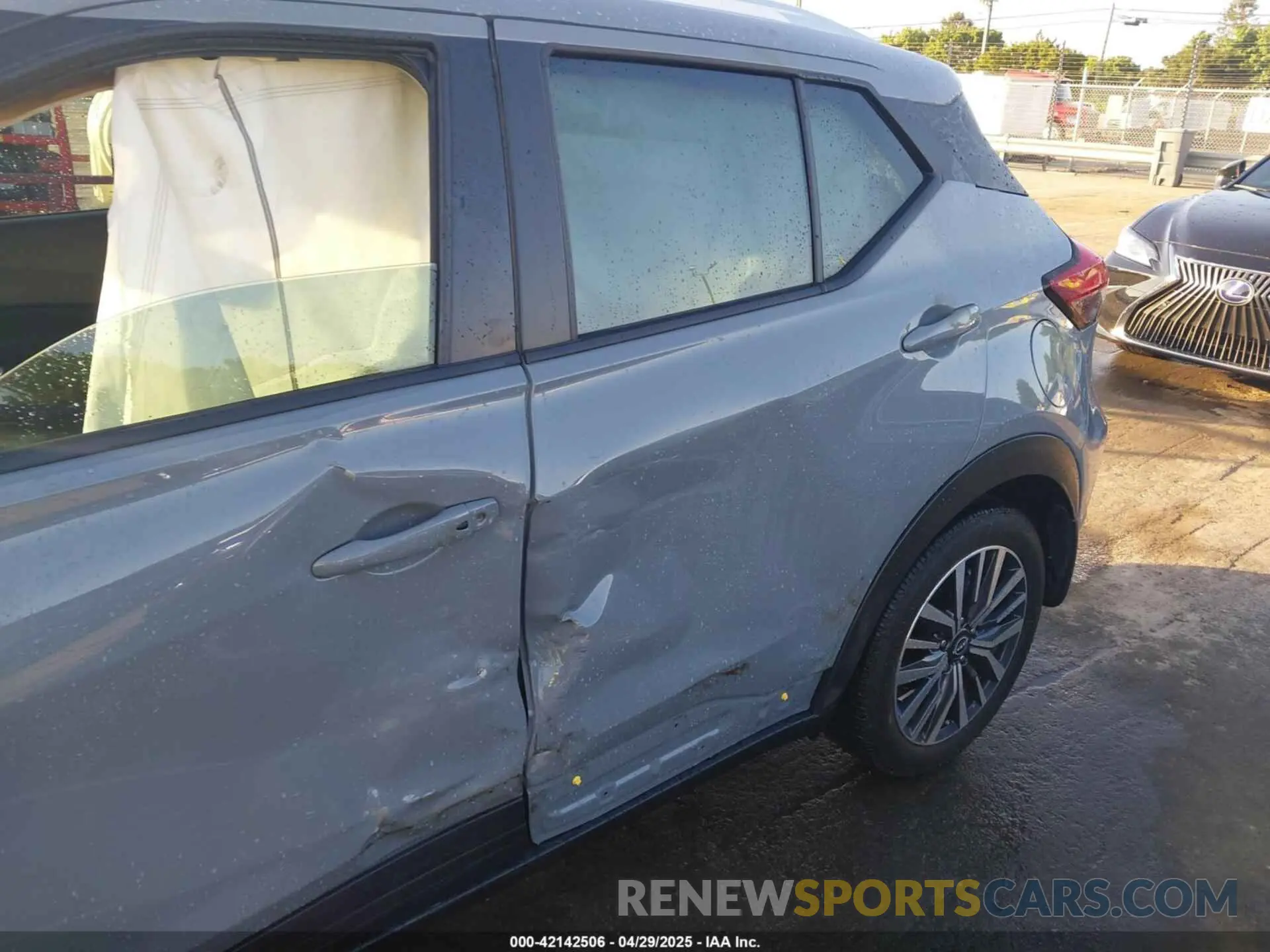 17 fotografías del automóvil dañado 3N1CP5CV1RL482817 NISSAN KICKS 2024