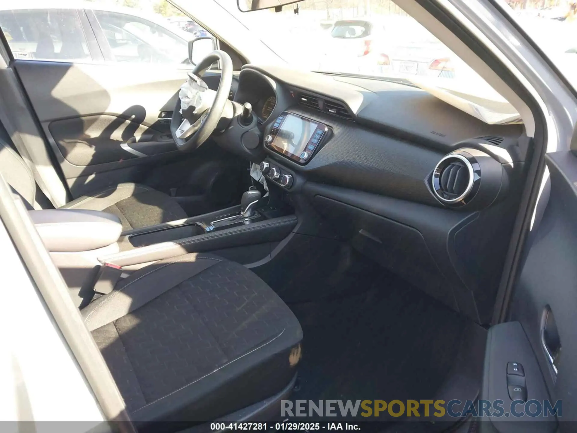 5 fotografías del automóvil dañado 3N1CP5CV1RL527321 NISSAN KICKS 2024