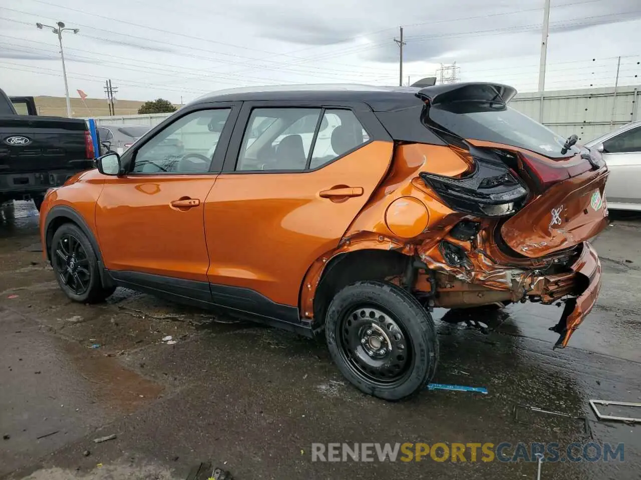 2 fotografías del automóvil dañado 3N1CP5CV3RL480759 NISSAN KICKS 2024