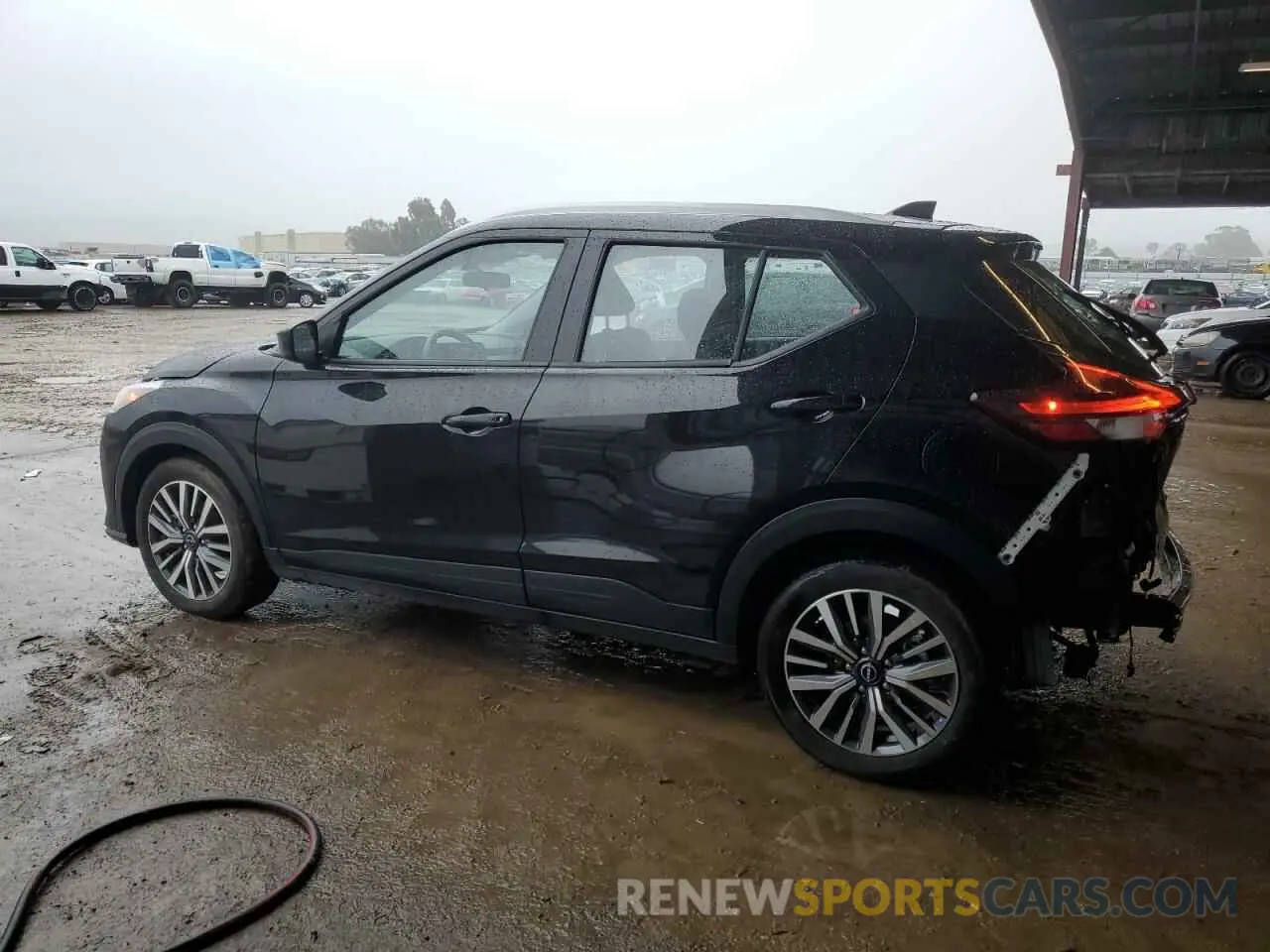 2 fotografías del automóvil dañado 3N1CP5CV3RL560529 NISSAN KICKS 2024