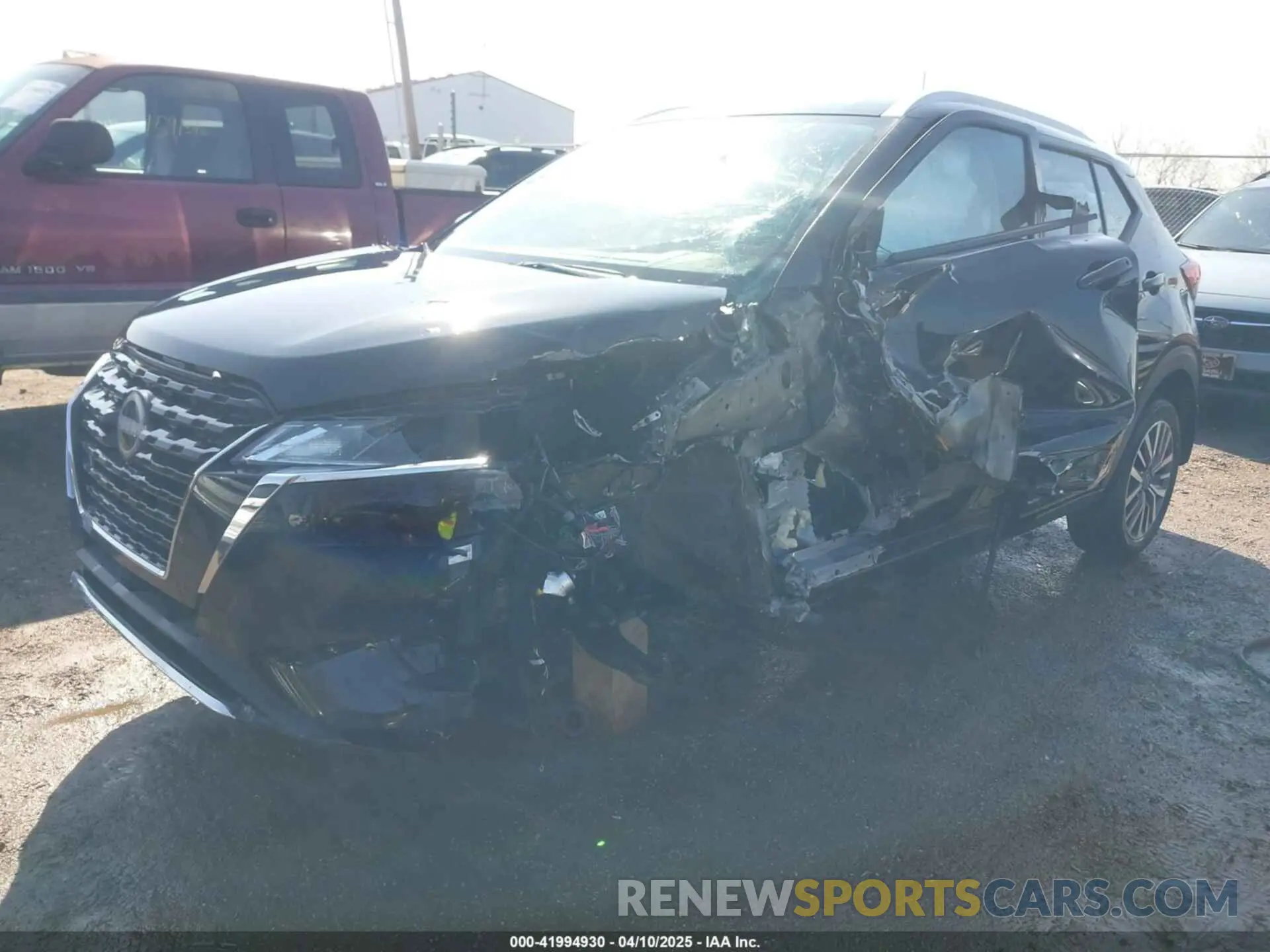 2 fotografías del automóvil dañado 3N1CP5CV4RL569241 NISSAN KICKS 2024