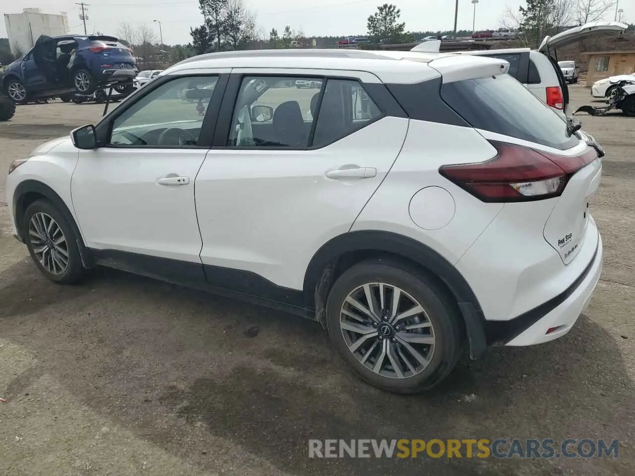 2 fotografías del automóvil dañado 3N1CP5CV9RL529026 NISSAN KICKS 2024