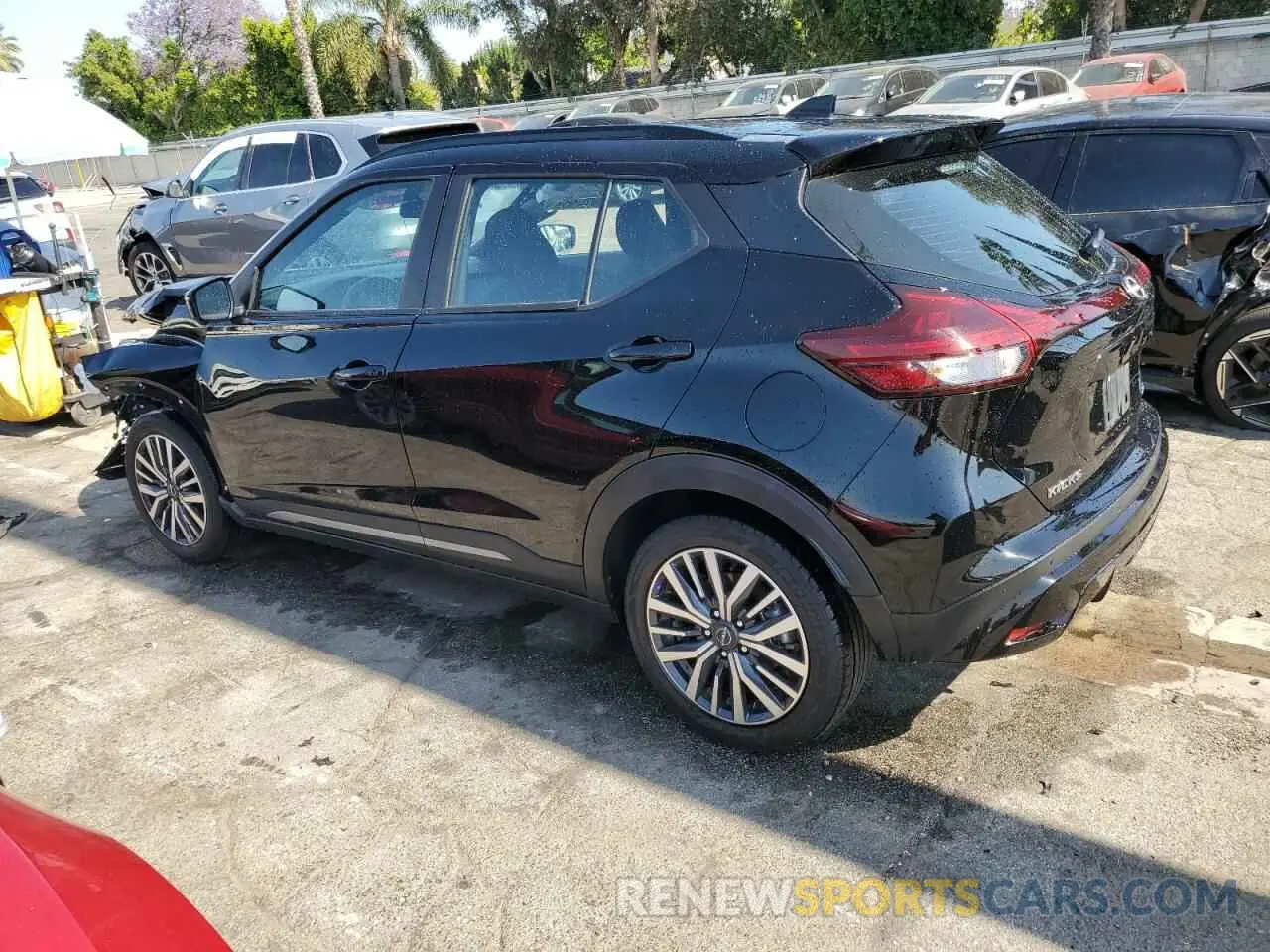 2 fotografías del automóvil dañado 3N1CP5DV0RL505373 NISSAN KICKS 2024