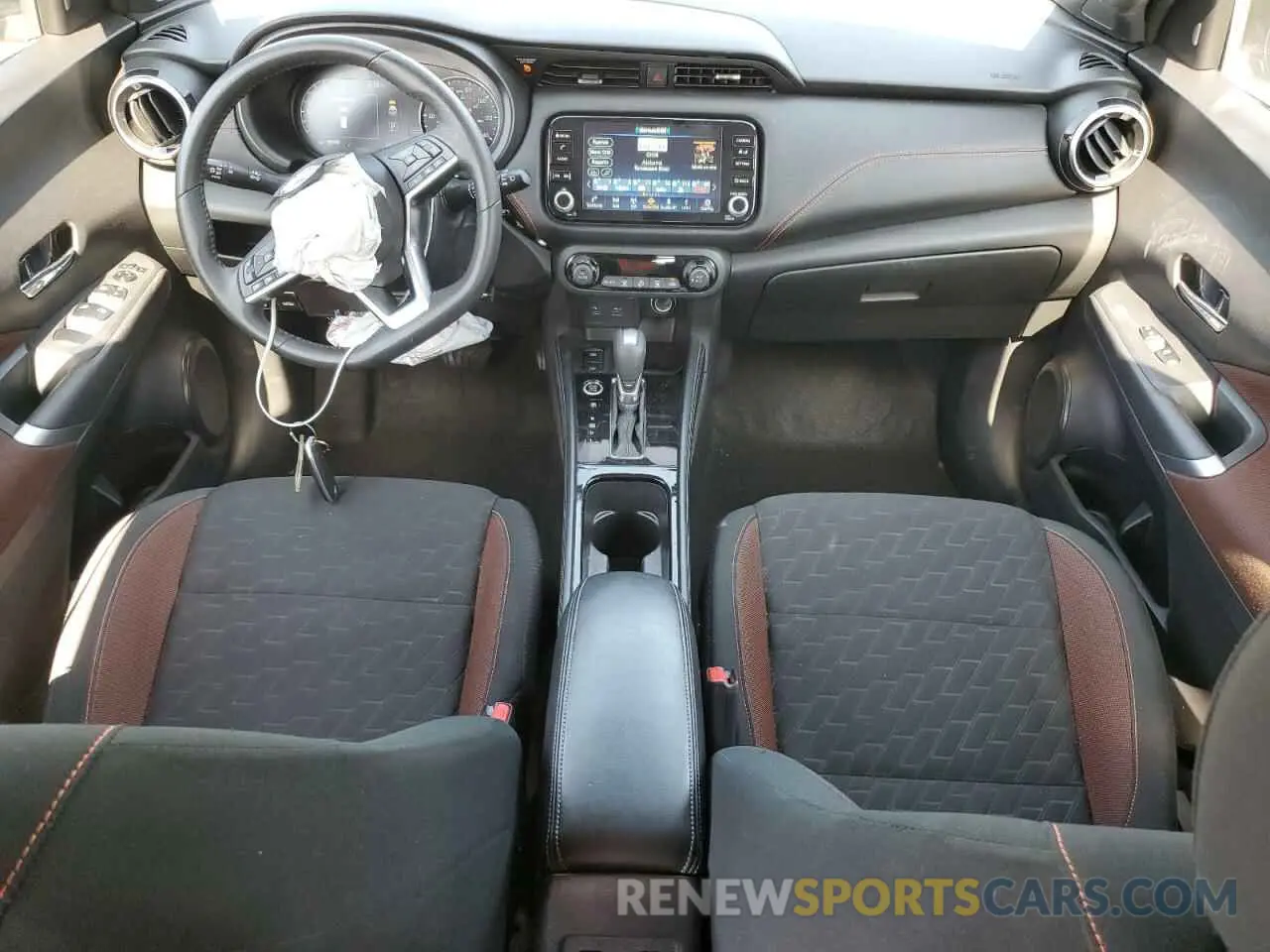8 fotografías del automóvil dañado 3N1CP5DV0RL505373 NISSAN KICKS 2024