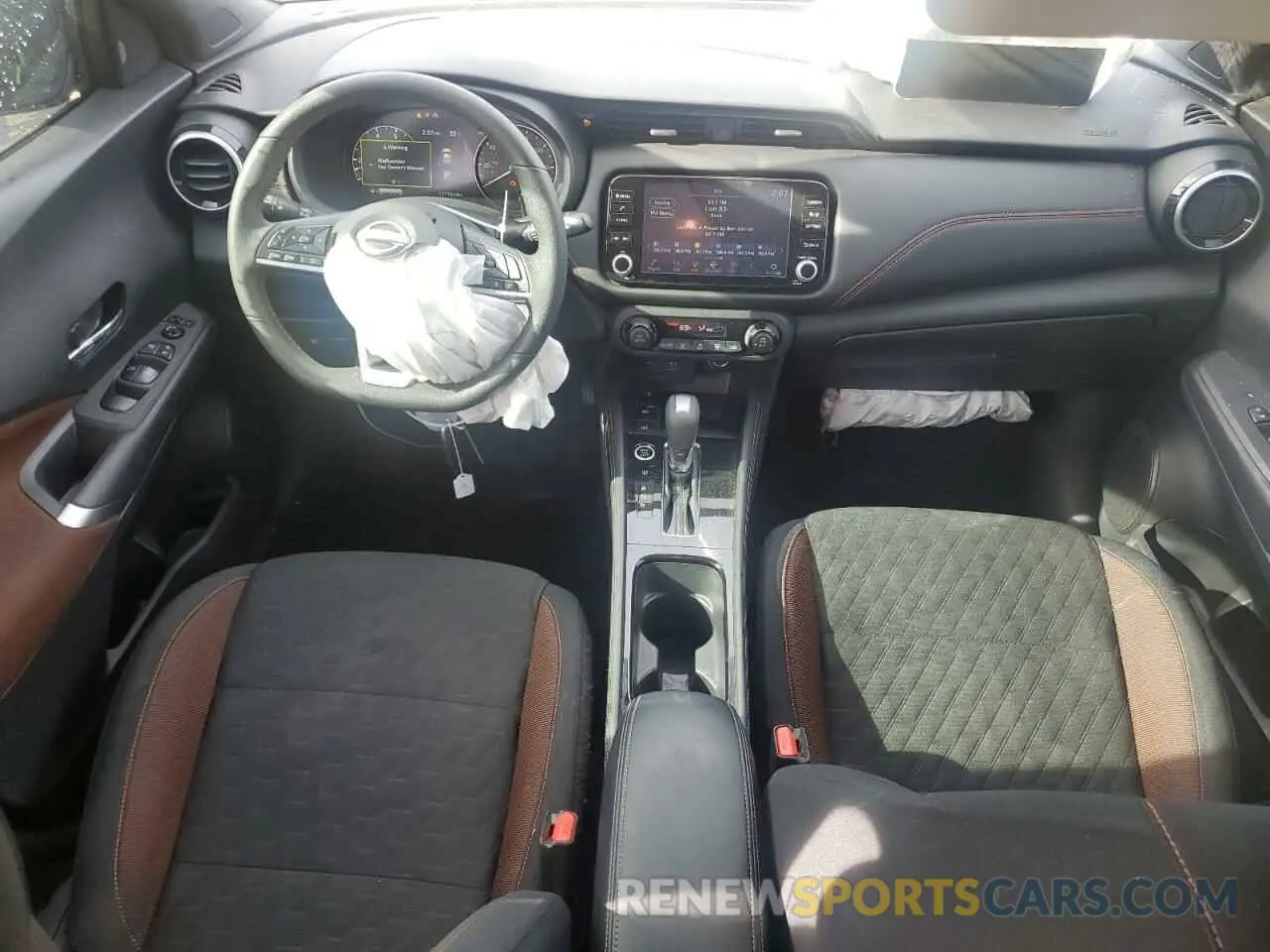 8 fotografías del automóvil dañado 3N1CP5DV1RL531819 NISSAN KICKS 2024