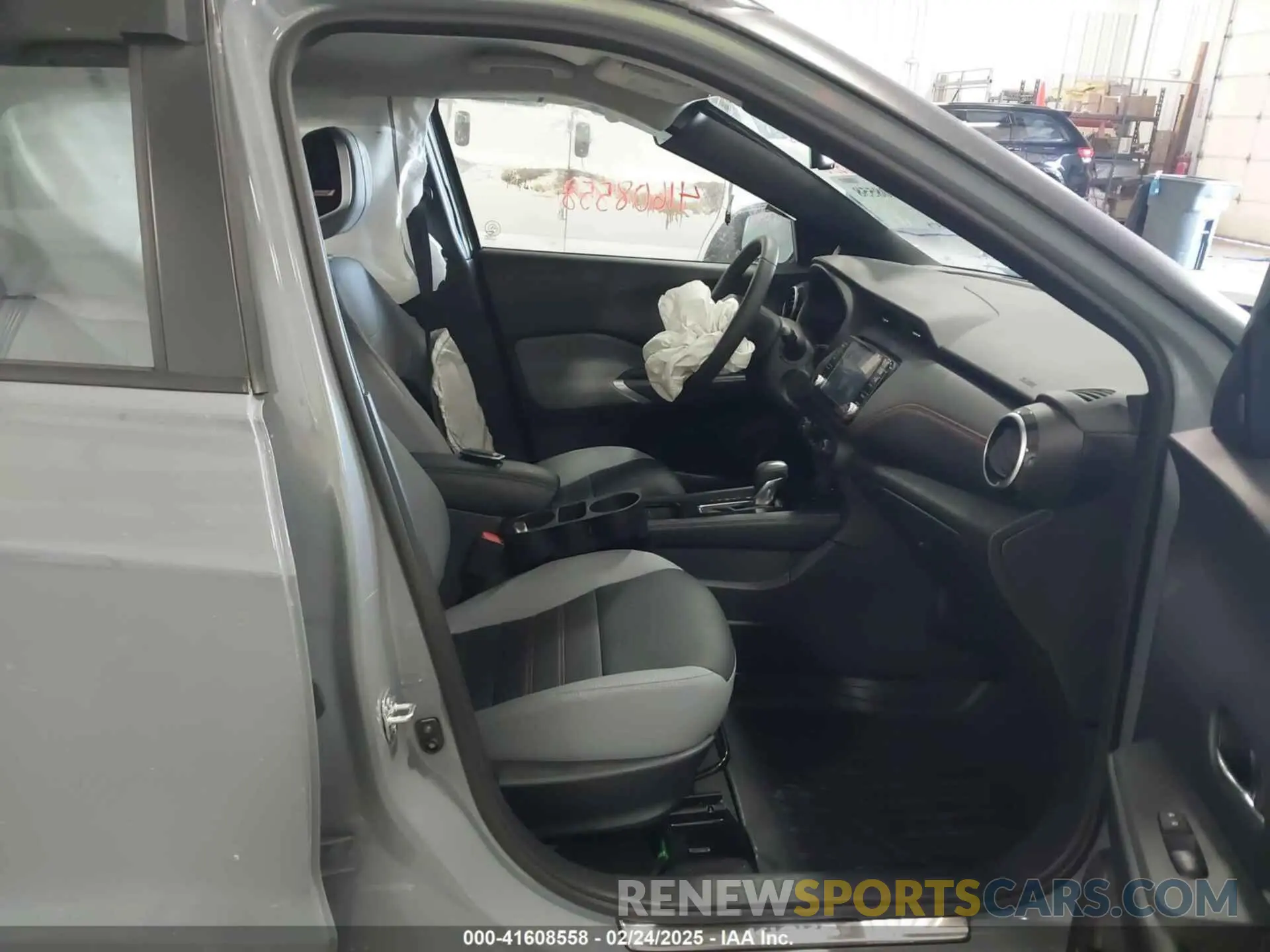 5 fotografías del automóvil dañado 3N1CP5DV1RL533599 NISSAN KICKS 2024