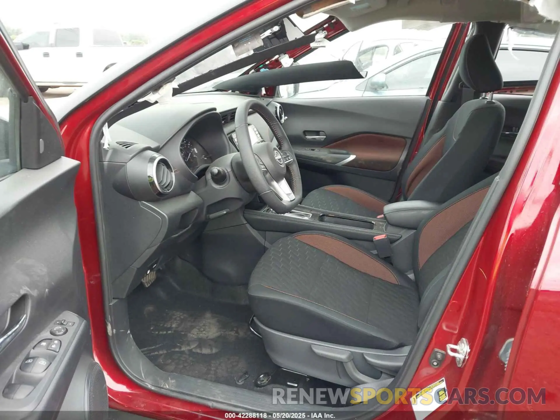 5 fotografías del automóvil dañado 3N1CP5DV4RL500838 NISSAN KICKS 2024