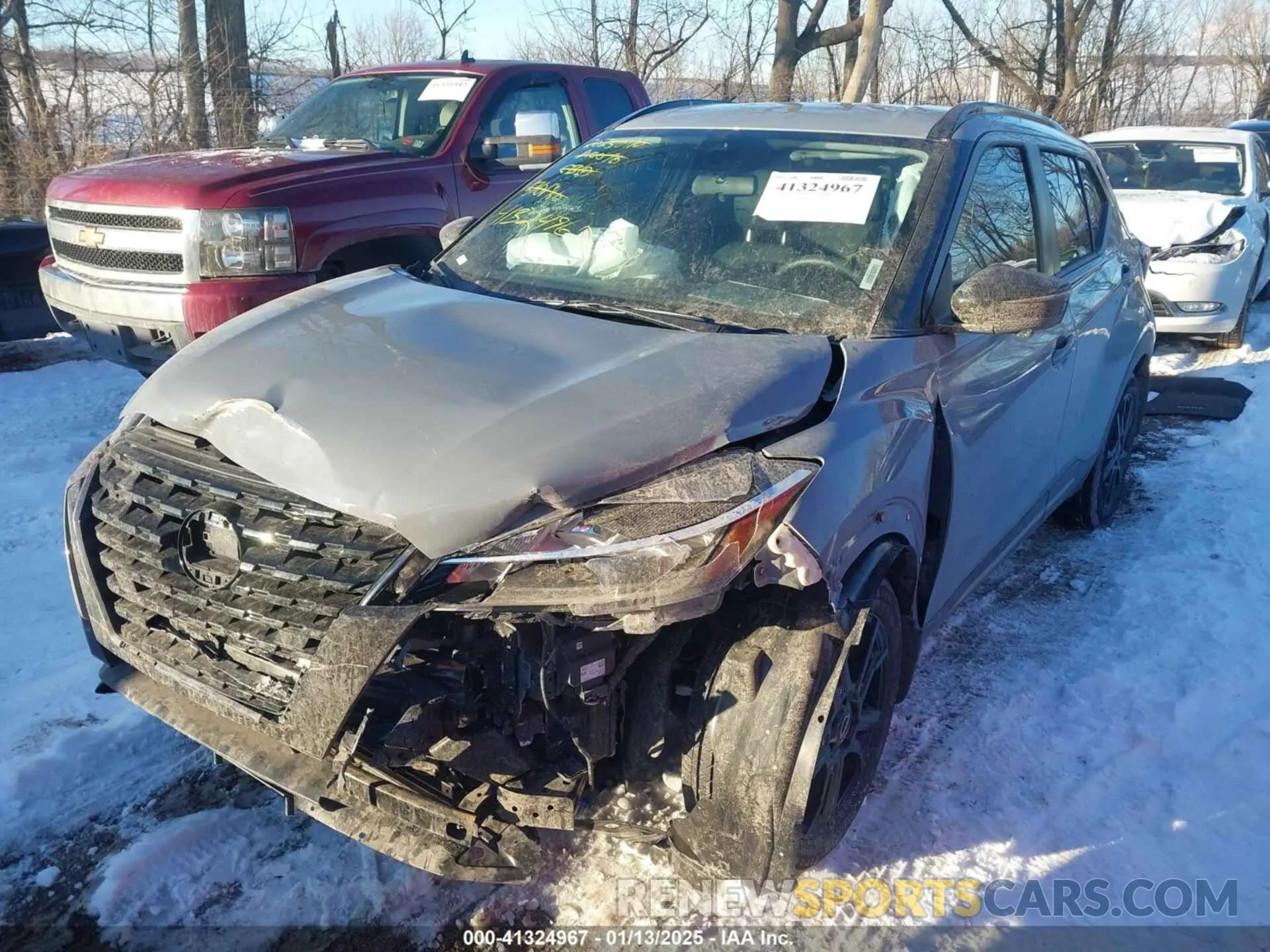 2 fotografías del automóvil dañado 3N1CP5DV4RL510186 NISSAN KICKS 2024