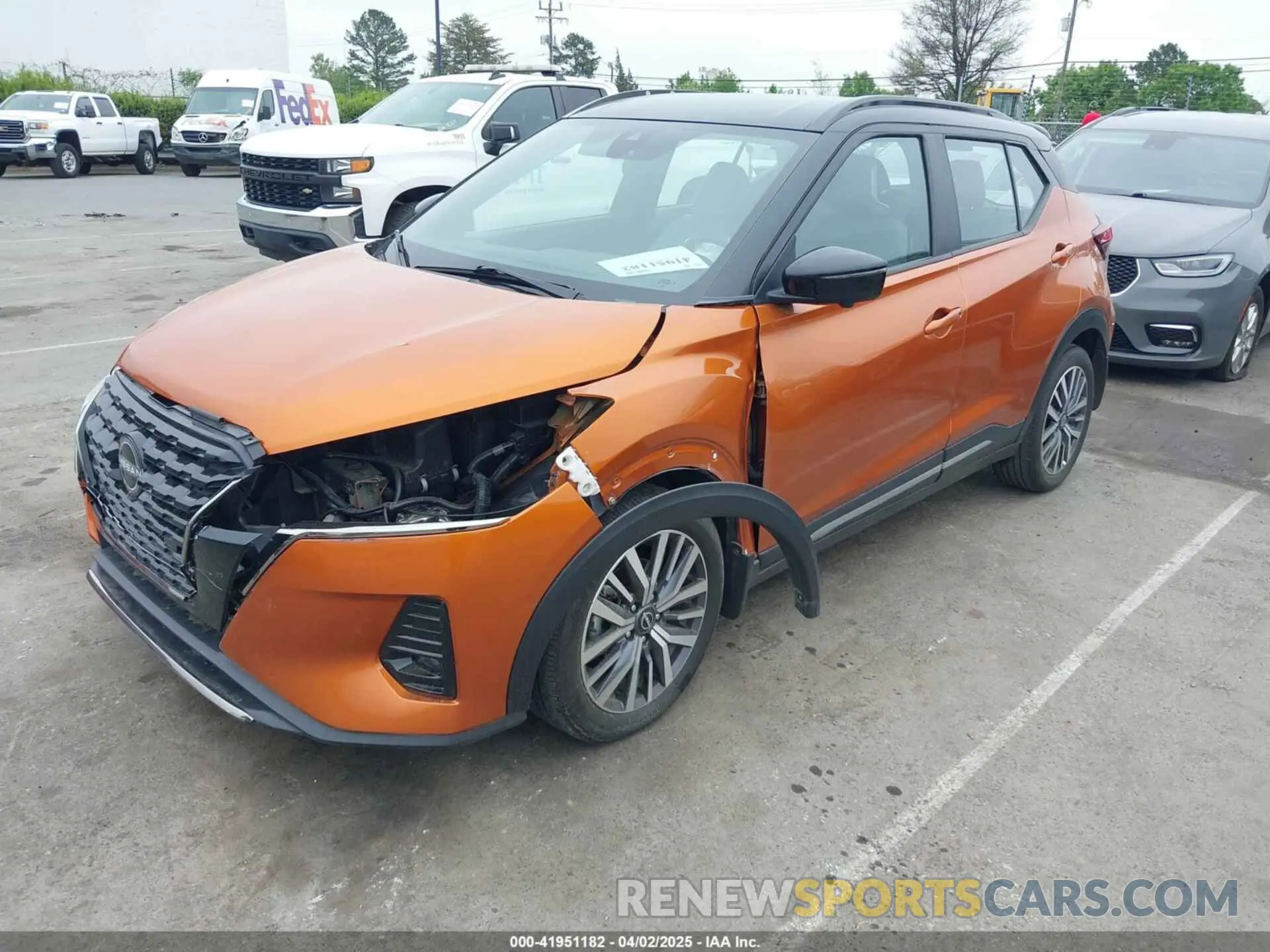 2 fotografías del automóvil dañado 3N1CP5DV6RL502977 NISSAN KICKS 2024