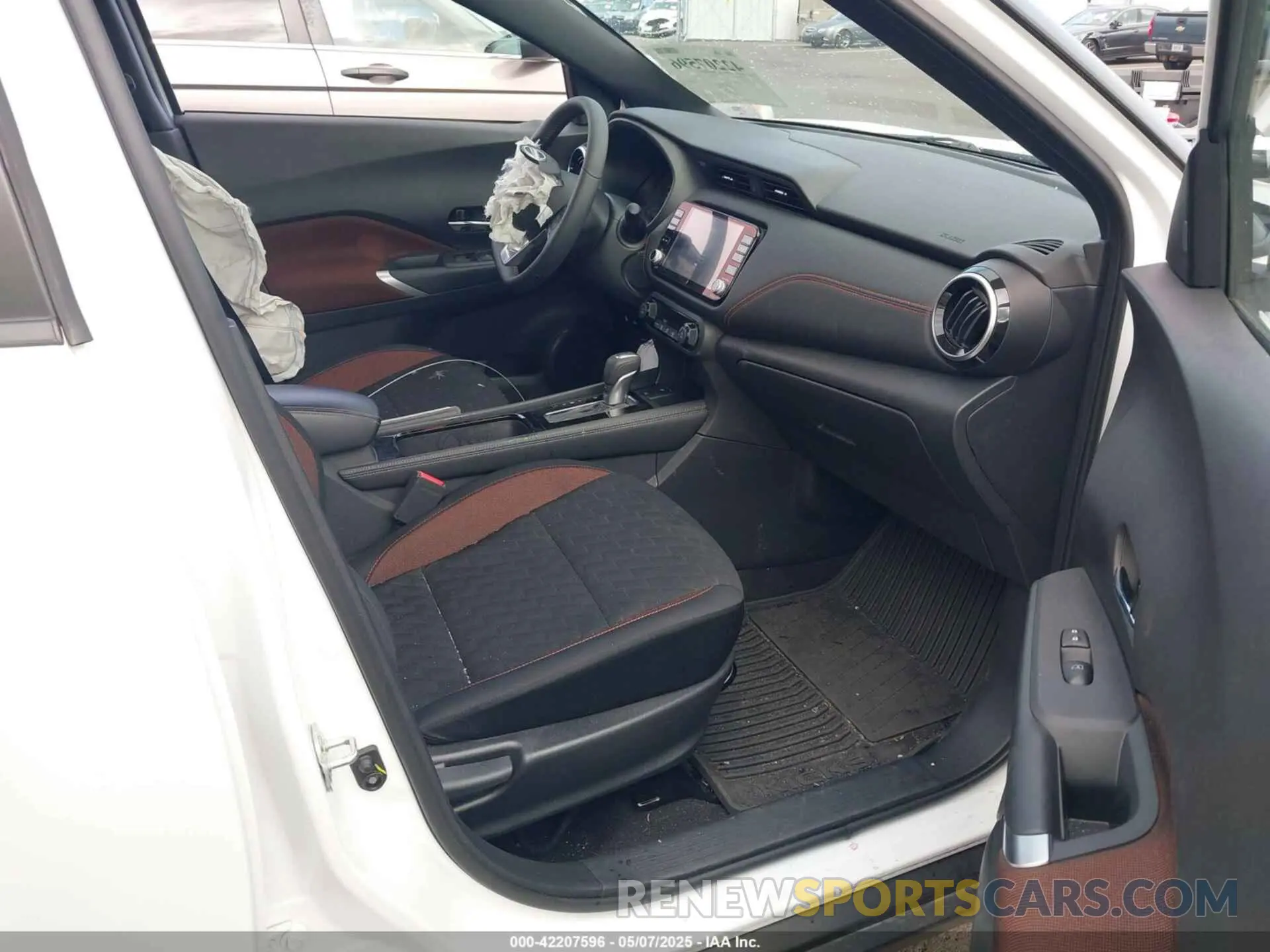 5 fotografías del automóvil dañado 3N1CP5DV6RL560300 NISSAN KICKS 2024