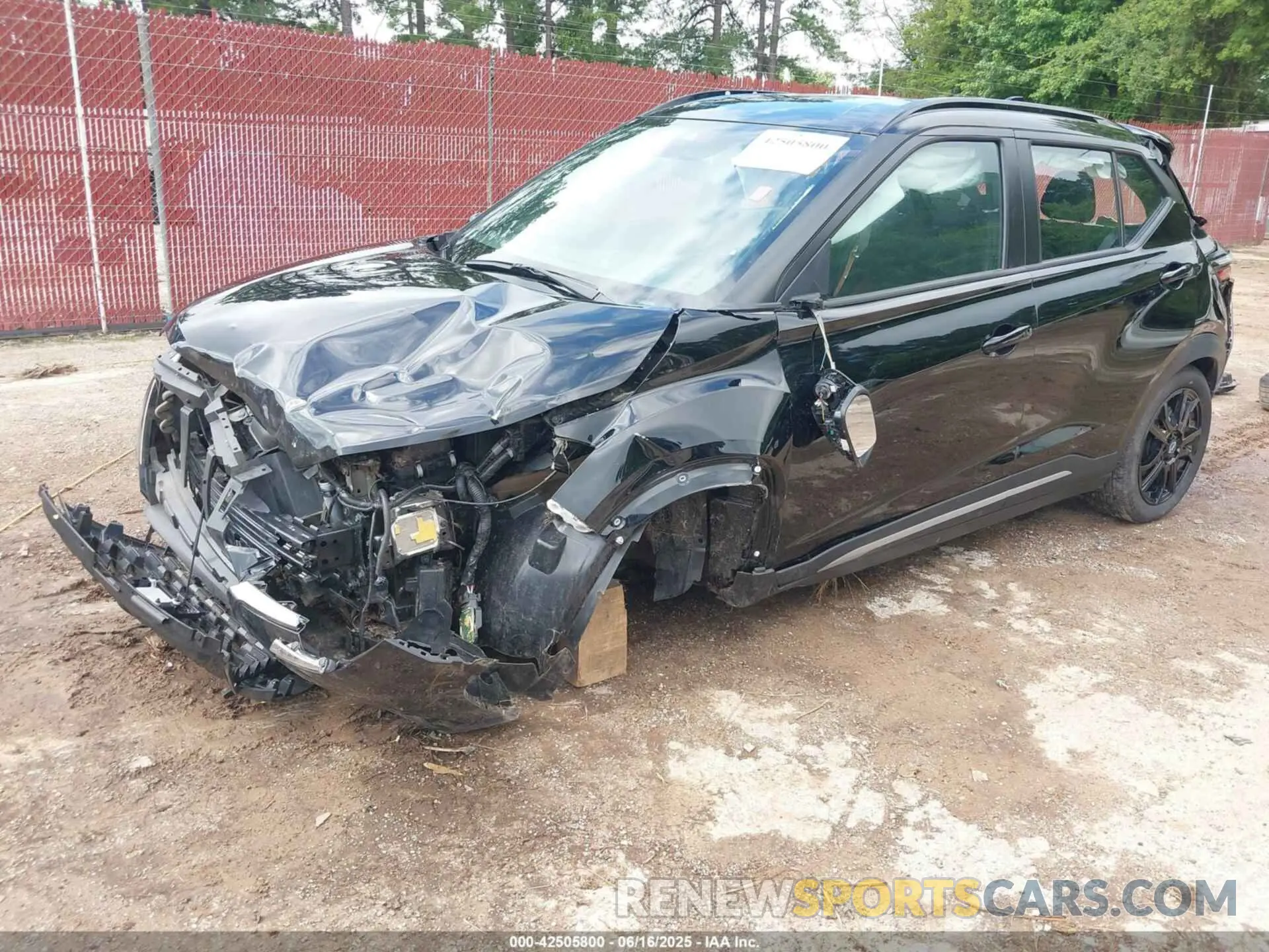 2 fotografías del automóvil dañado 3N1CP5DV7RL542646 NISSAN KICKS 2024