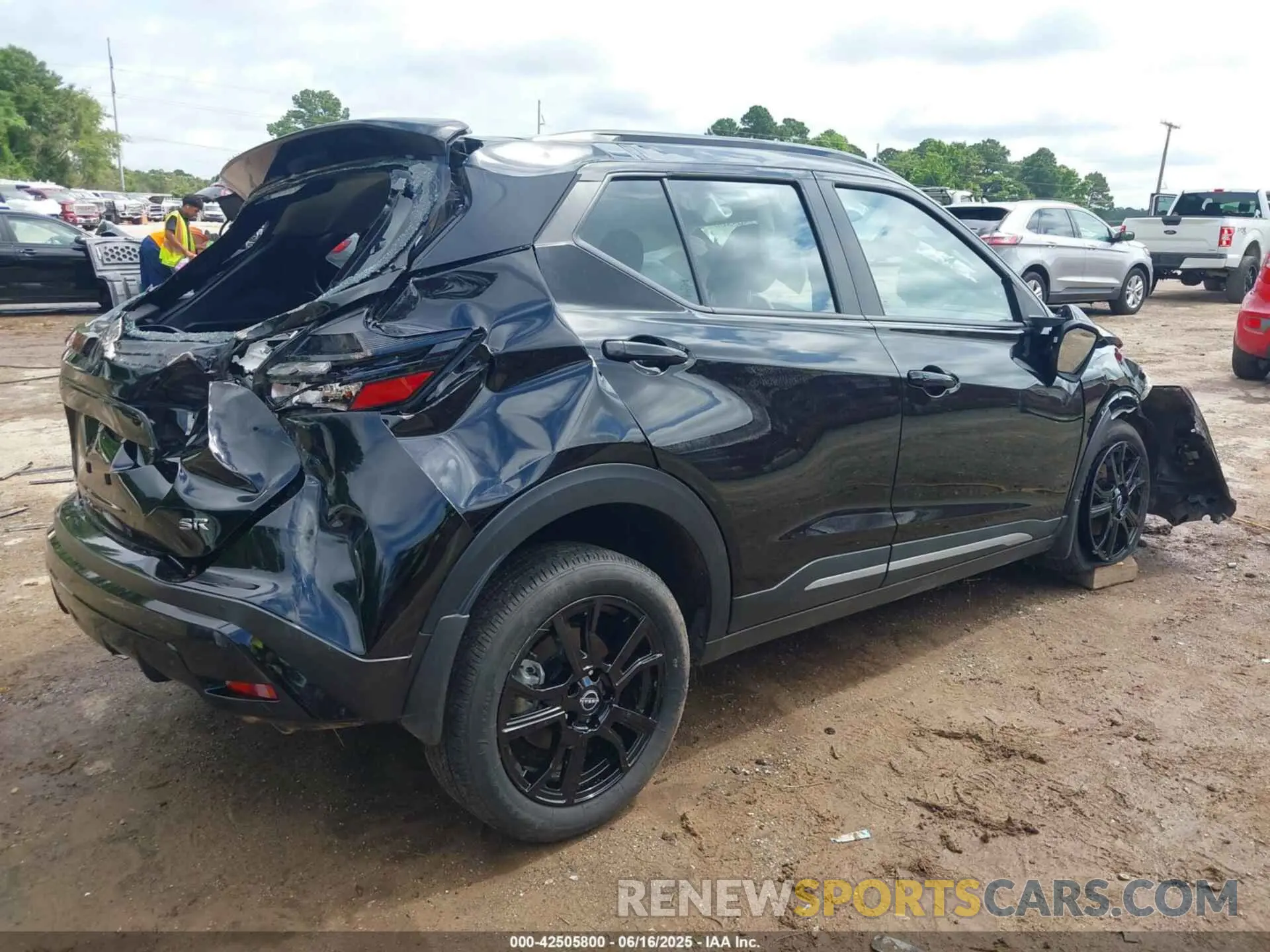 4 fotografías del automóvil dañado 3N1CP5DV7RL542646 NISSAN KICKS 2024