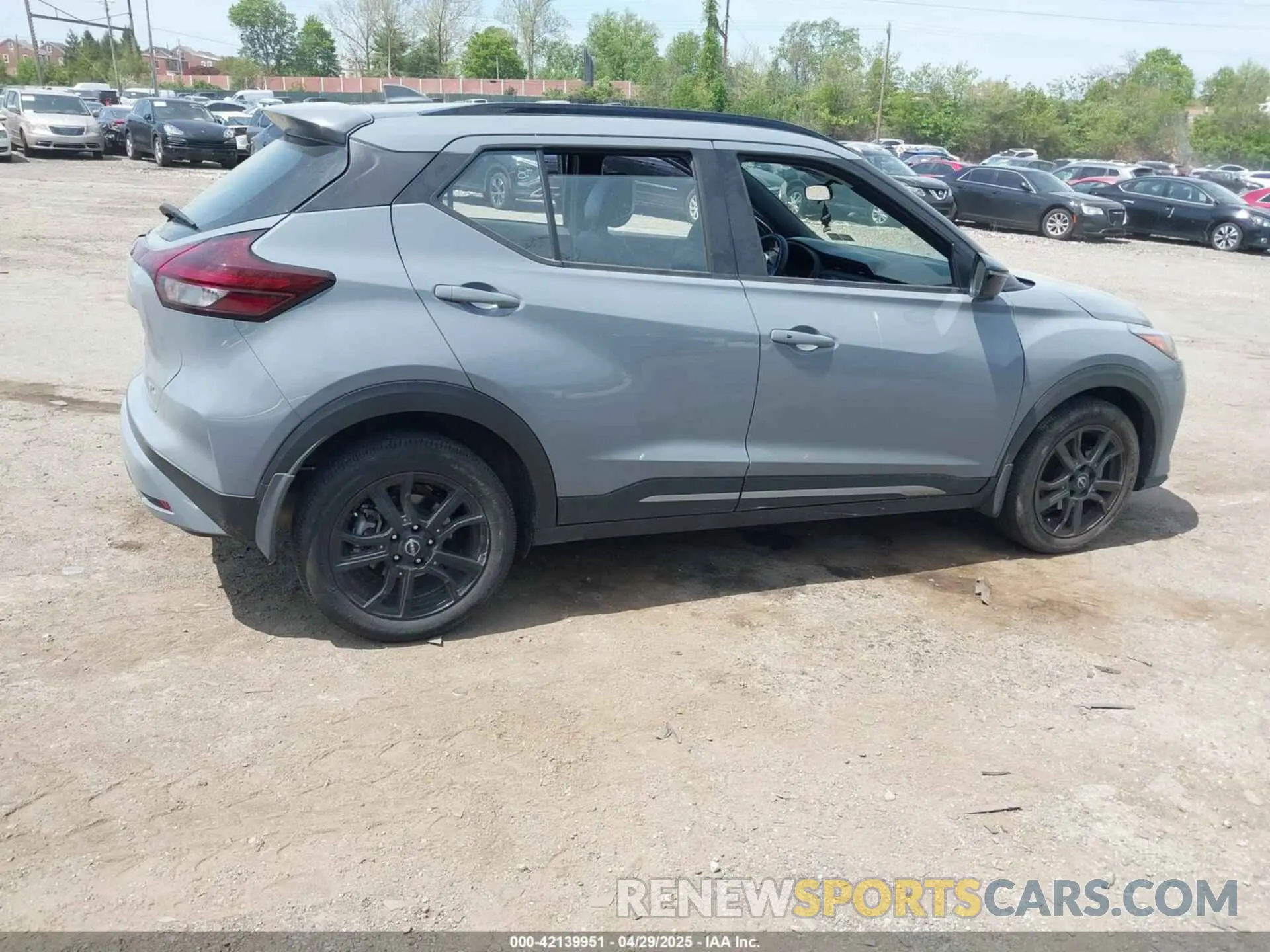 4 fotografías del automóvil dañado 3N1CP5DV9RL494244 NISSAN KICKS 2024