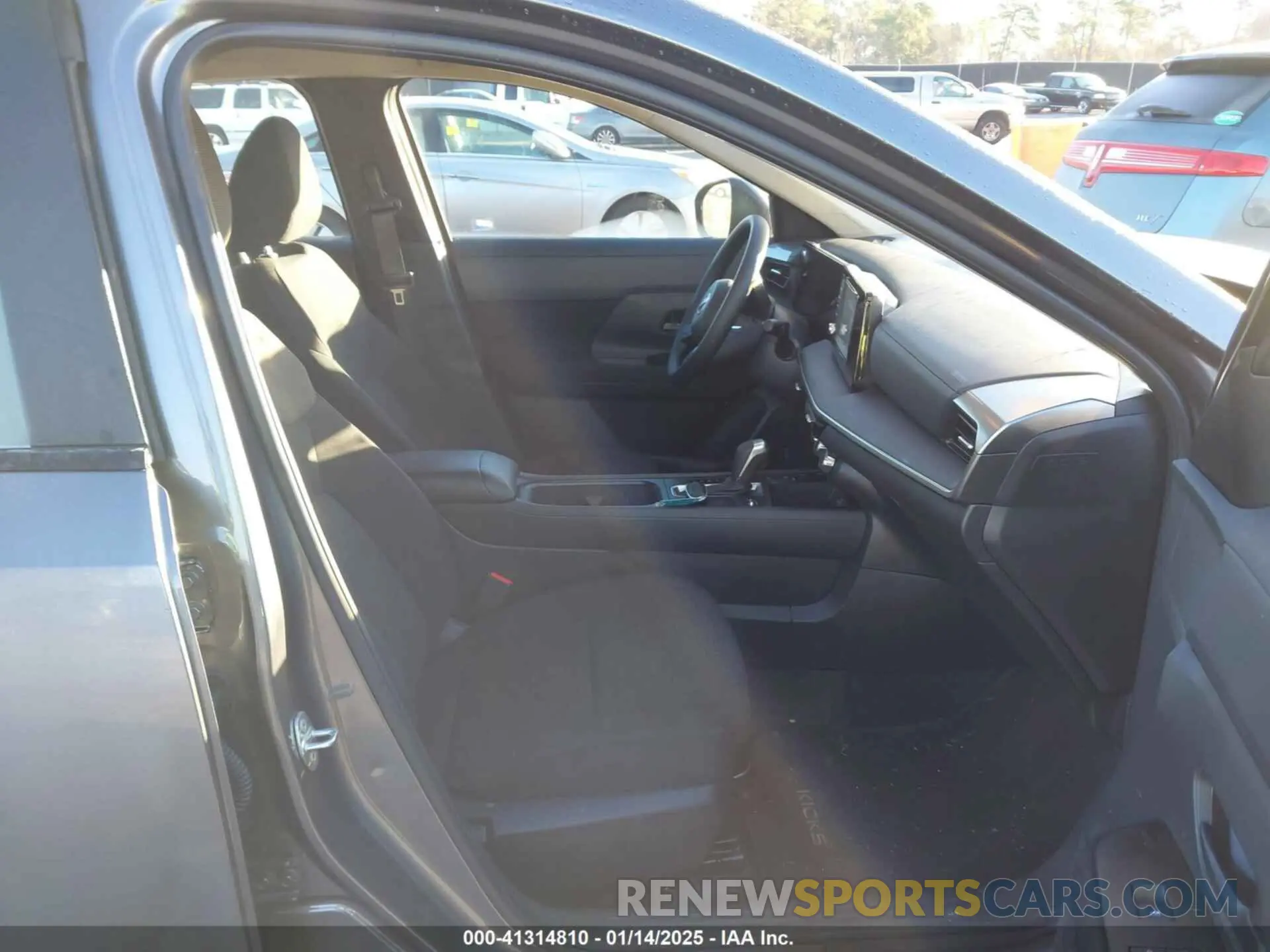 5 fotografías del automóvil dañado 3N8AP6BA0SL306781 NISSAN KICKS 2025