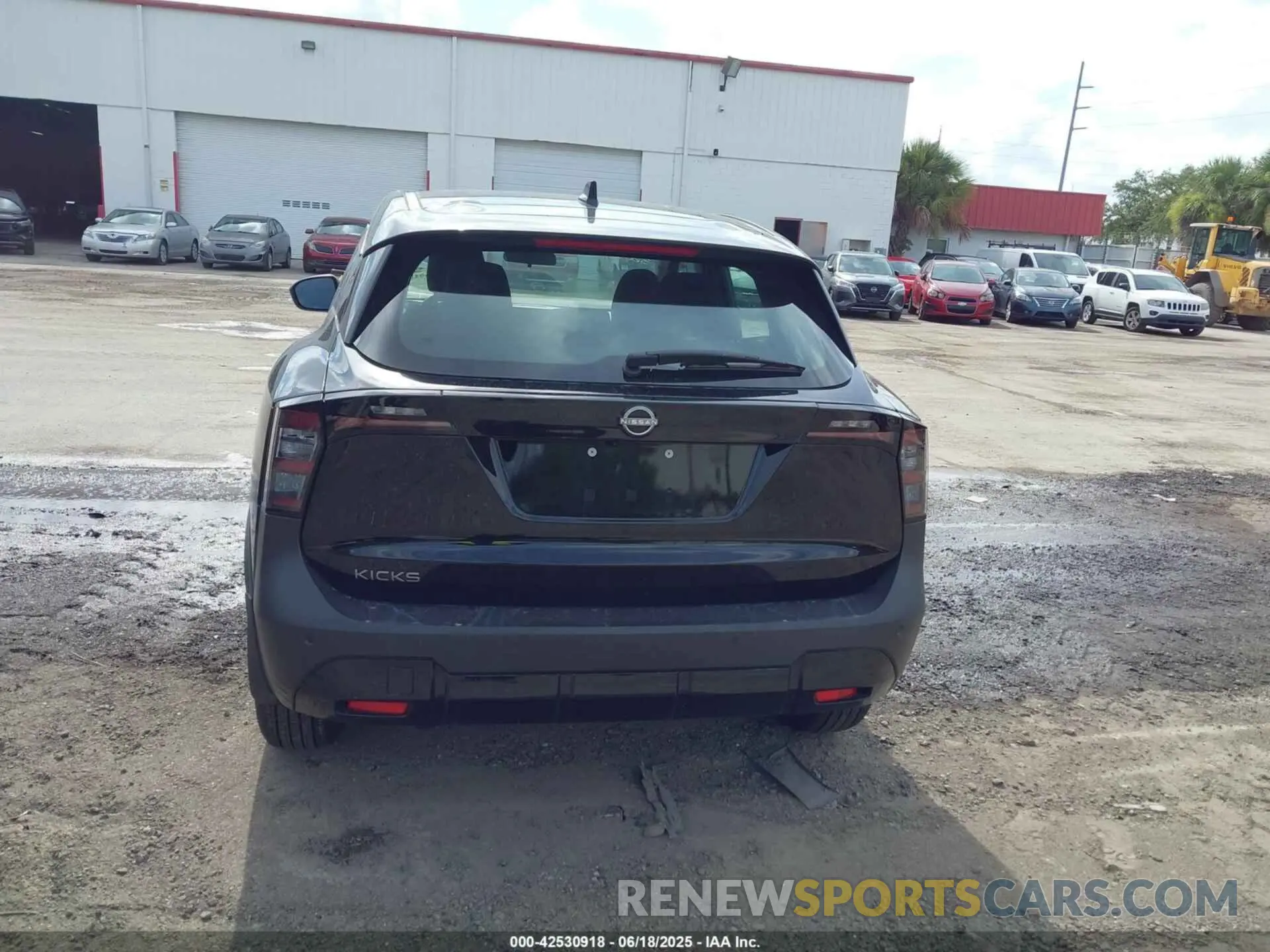 16 fotografías del automóvil dañado 3N8AP6BA4SL320683 NISSAN KICKS 2025