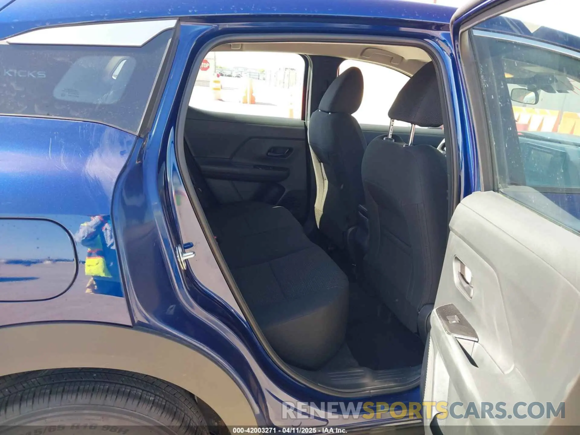 8 fotografías del automóvil dañado 3N8AP6BA9SL342579 NISSAN KICKS 2025