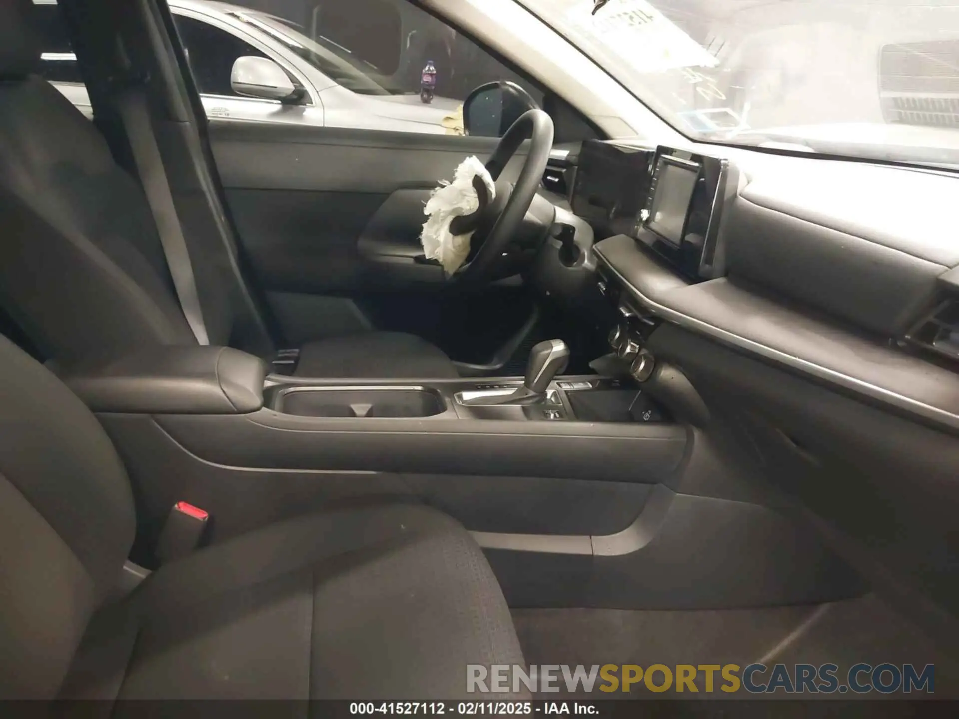 5 fotografías del automóvil dañado 3N8AP6BB1SL307799 NISSAN KICKS 2025