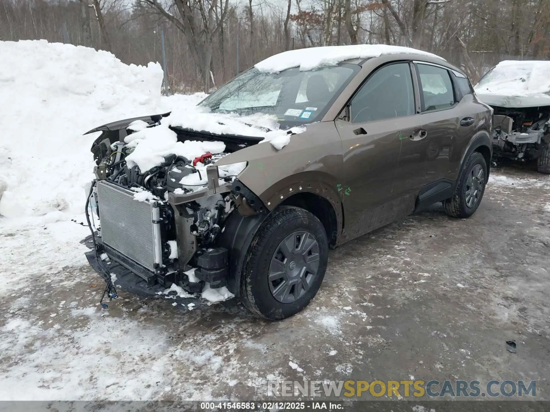 2 fotografías del automóvil dañado 3N8AP6BBXSL313200 NISSAN KICKS 2025