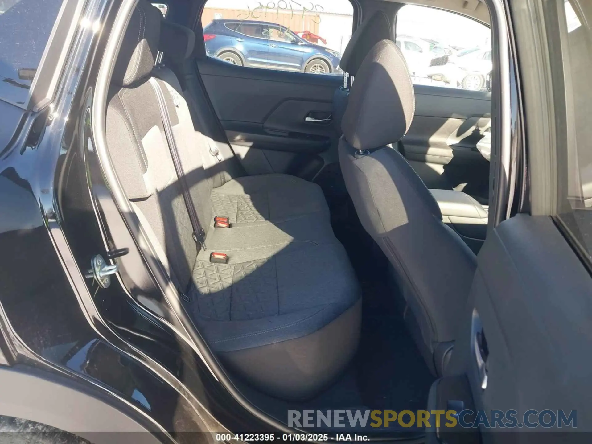 8 fotografías del automóvil dañado 3N8AP6CA1SL320770 NISSAN KICKS 2025