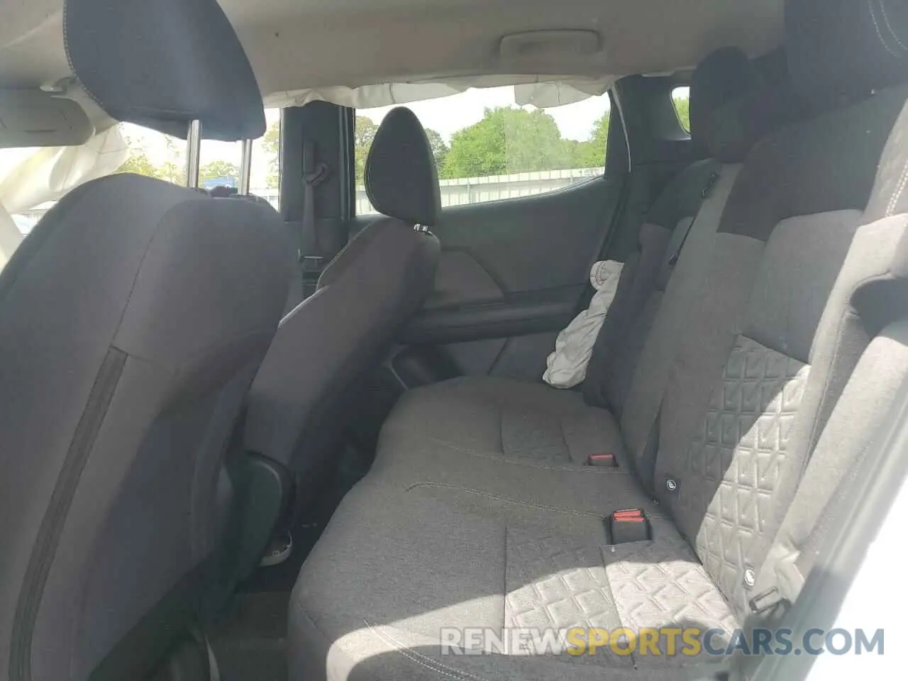 11 fotografías del automóvil dañado 3N8AP6CA2SL322981 NISSAN KICKS 2025
