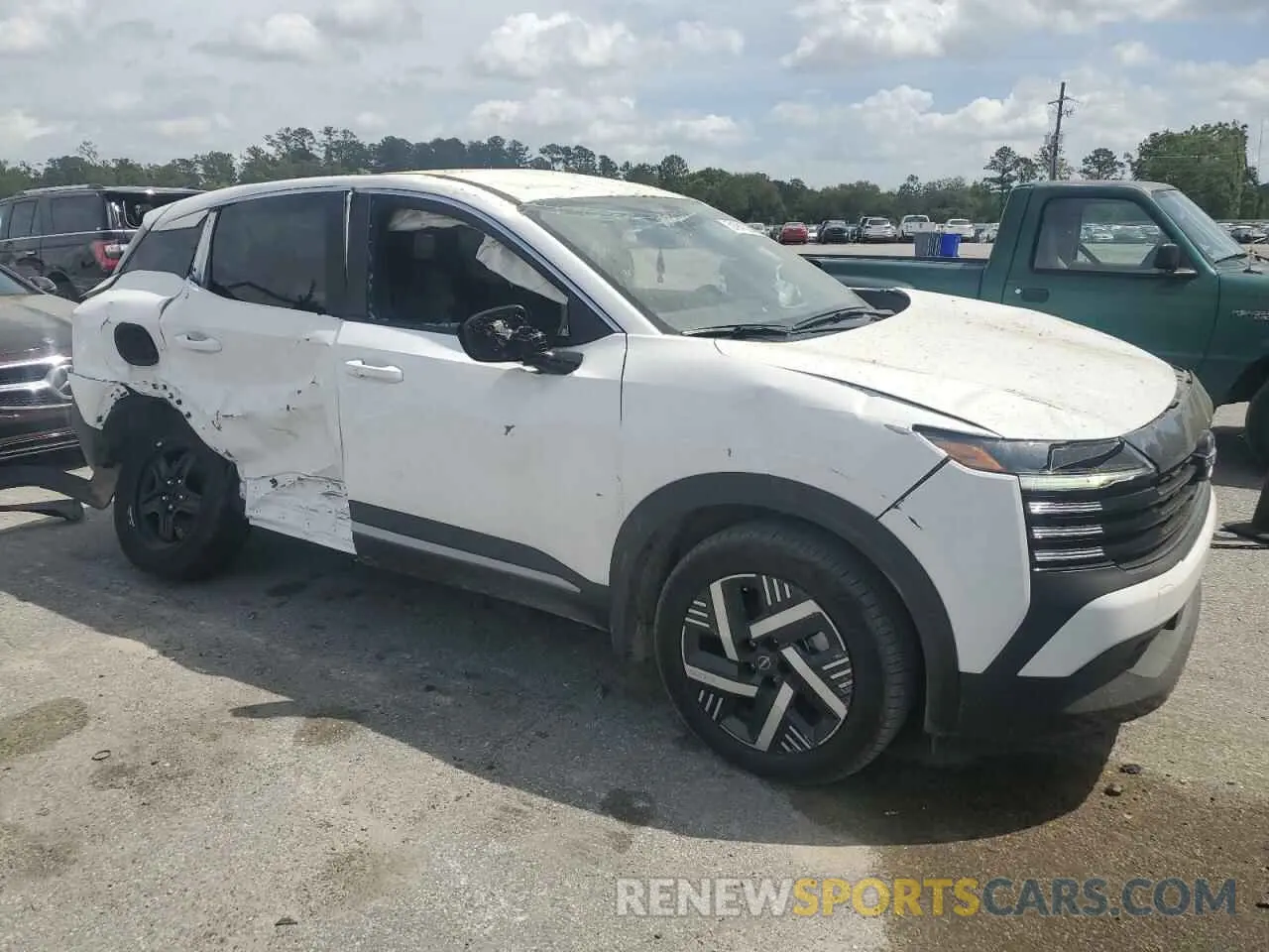4 fotografías del automóvil dañado 3N8AP6CA2SL322981 NISSAN KICKS 2025