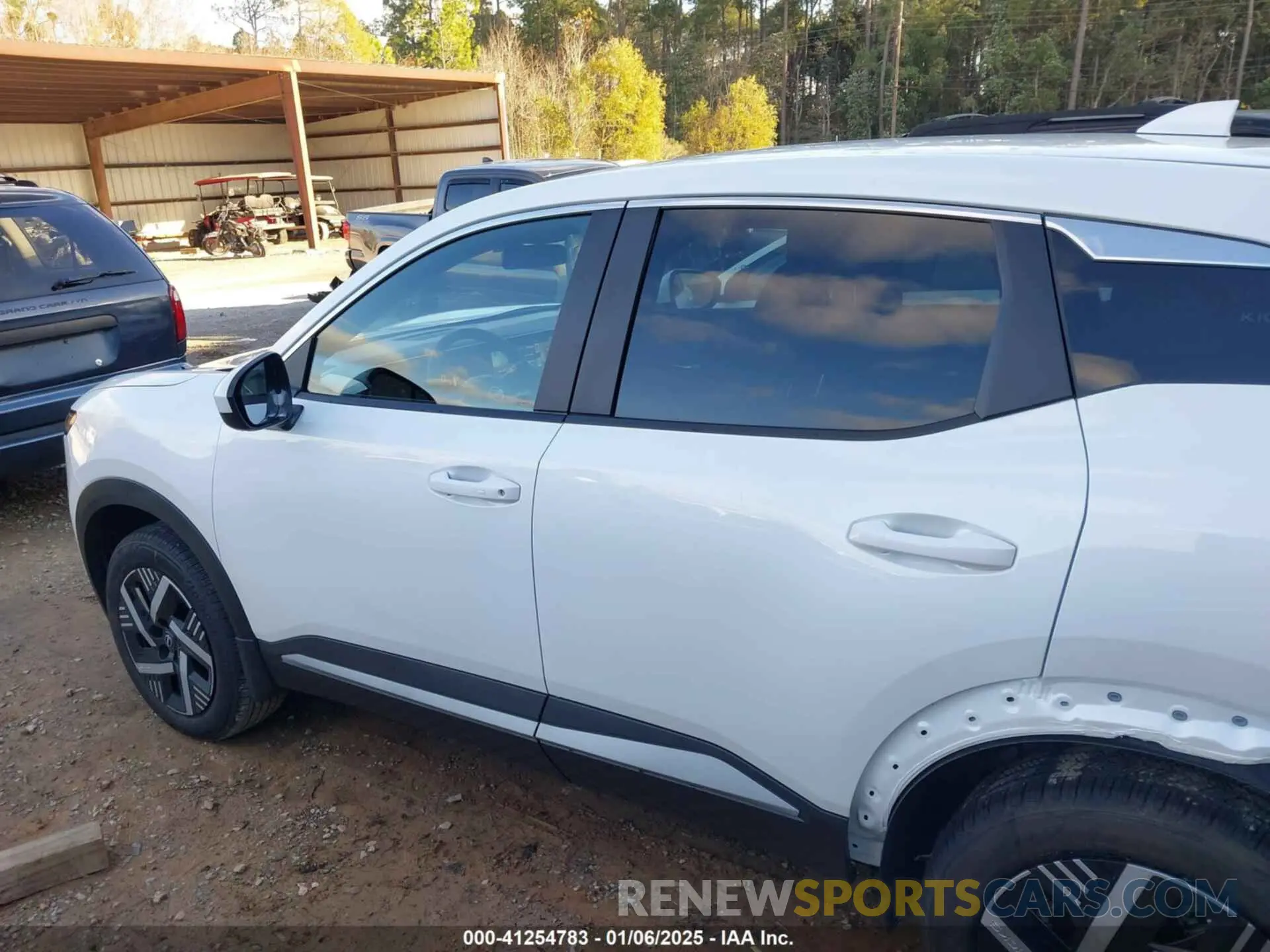 15 fotografías del automóvil dañado 3N8AP6CA2SL333785 NISSAN KICKS 2025