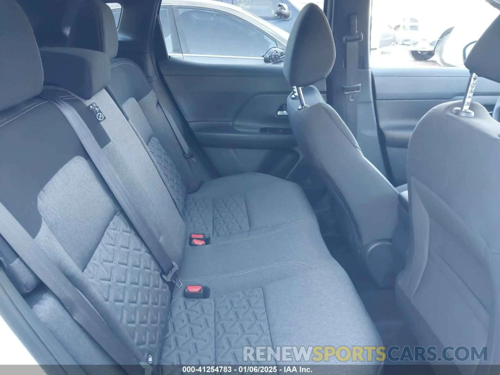 8 fotografías del automóvil dañado 3N8AP6CA2SL333785 NISSAN KICKS 2025