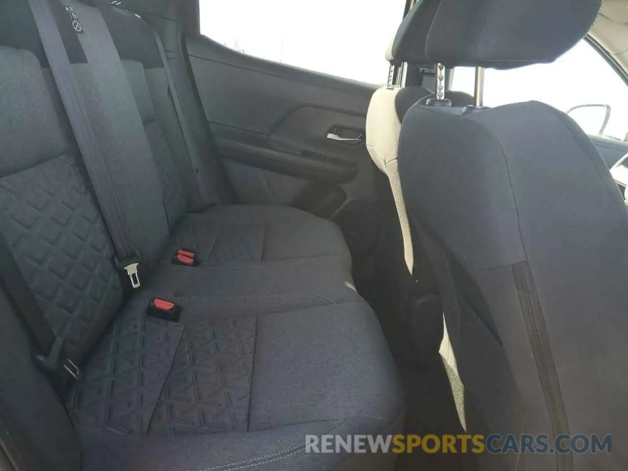 11 fotografías del automóvil dañado 3N8AP6CA3SL338641 NISSAN KICKS 2025