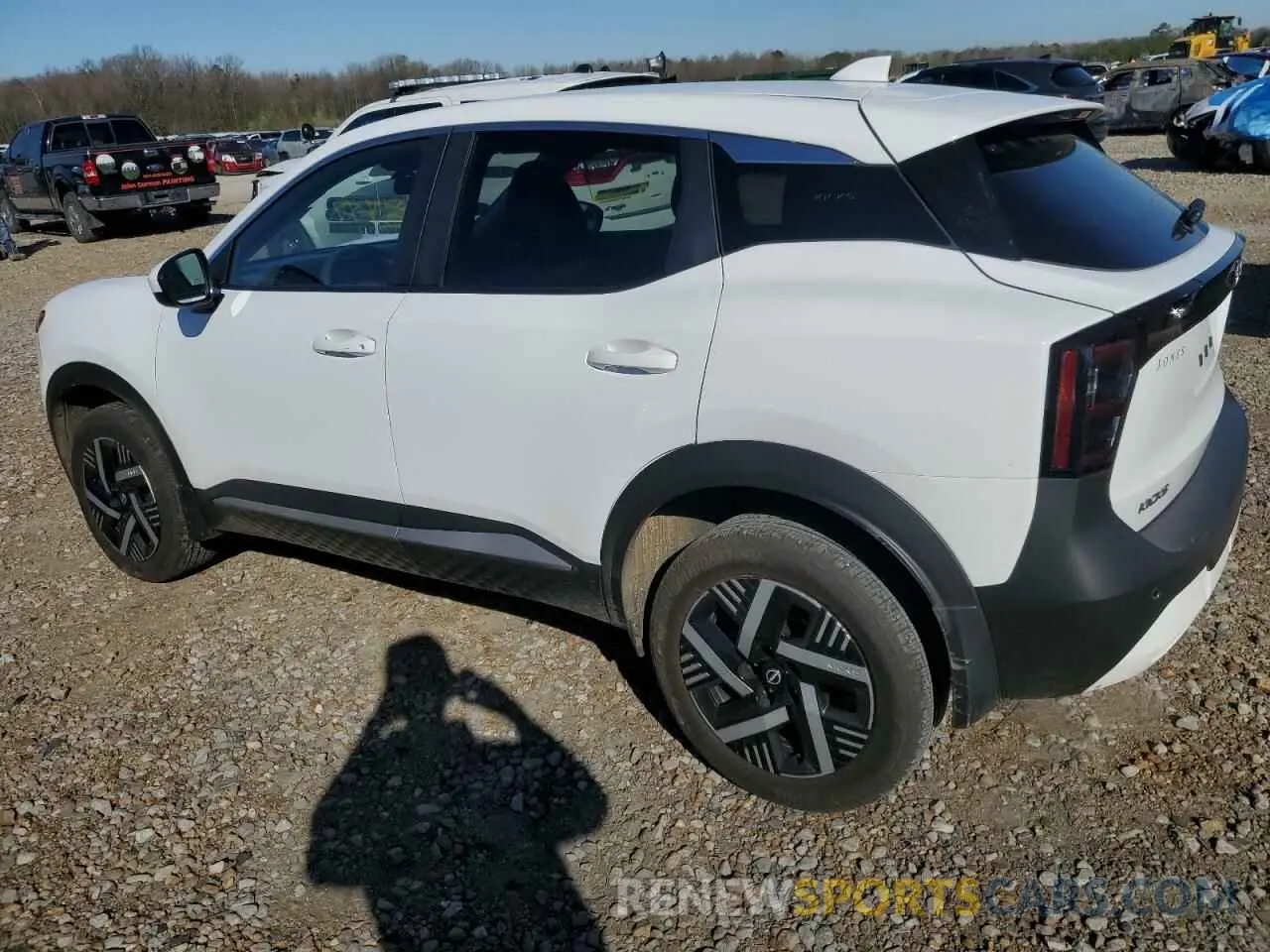 2 fotografías del automóvil dañado 3N8AP6CA3SL338641 NISSAN KICKS 2025