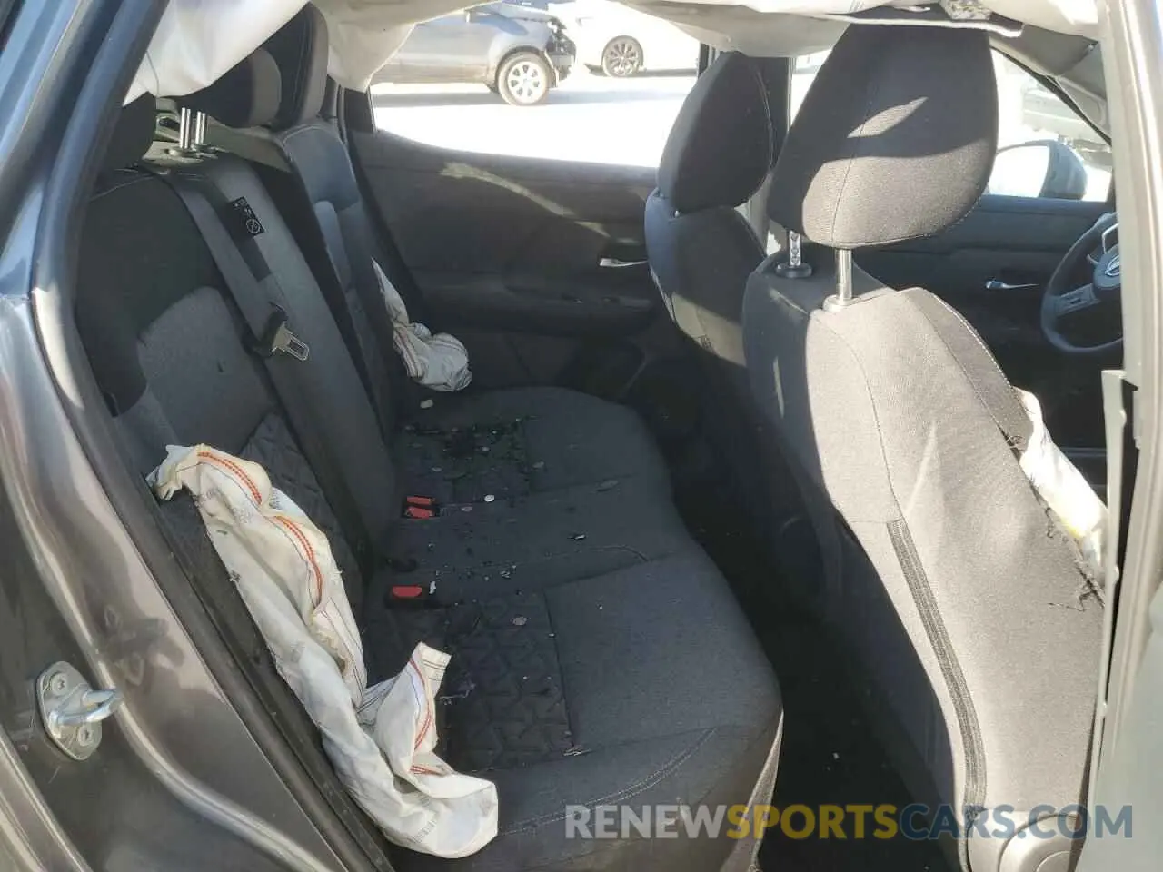 12 fotografías del automóvil dañado 3N8AP6CA4SL313506 NISSAN KICKS 2025