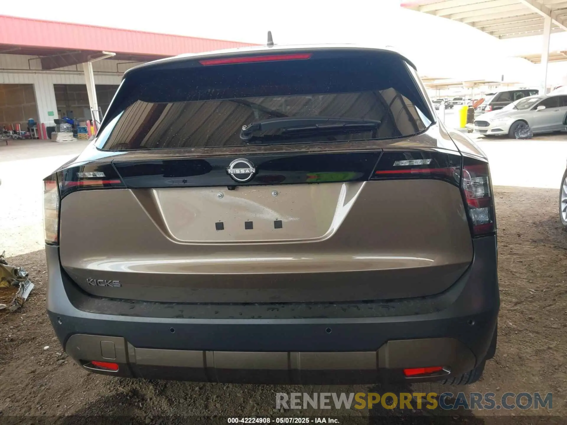 16 fotografías del automóvil dañado 3N8AP6CA7SL311796 NISSAN KICKS 2025