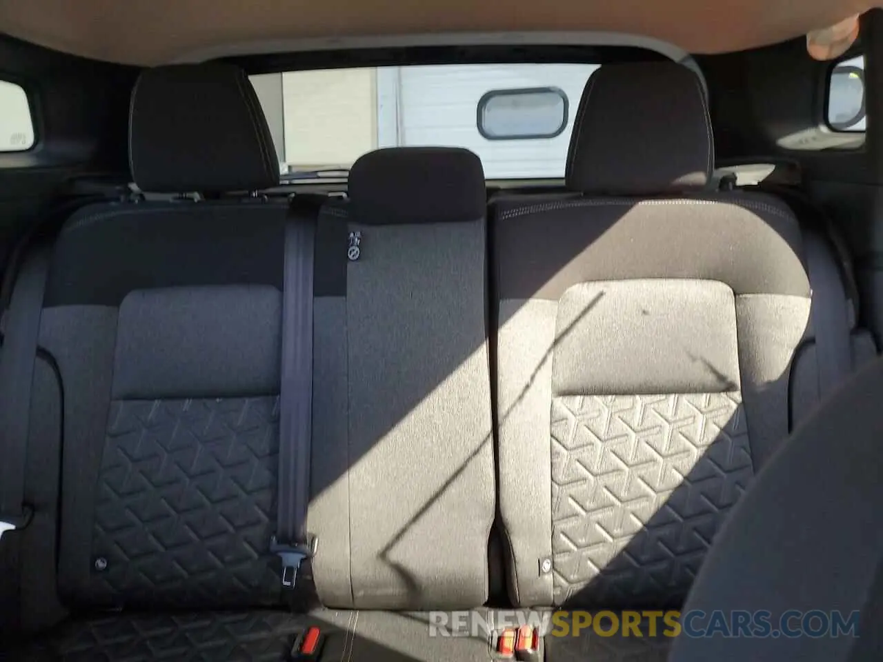 10 fotografías del automóvil dañado 3N8AP6CB5SL380348 NISSAN KICKS 2025