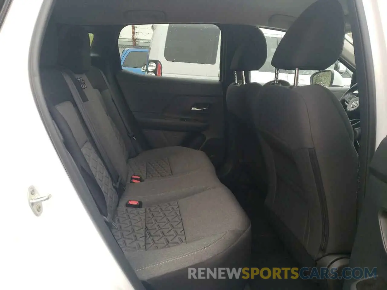 11 fotografías del automóvil dañado 3N8AP6CB6SL300460 NISSAN KICKS 2025