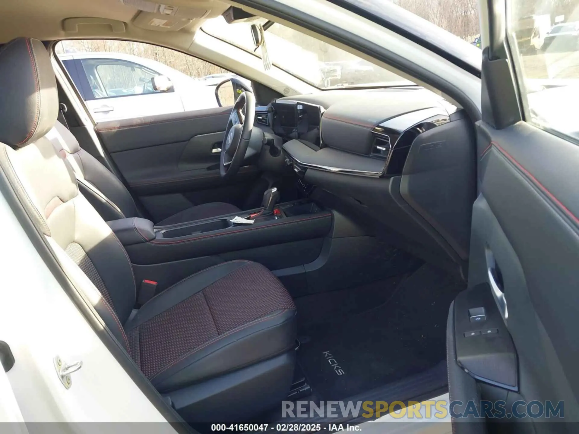 5 fotografías del automóvil dañado 3N8AP6DB5SL308659 NISSAN KICKS 2025