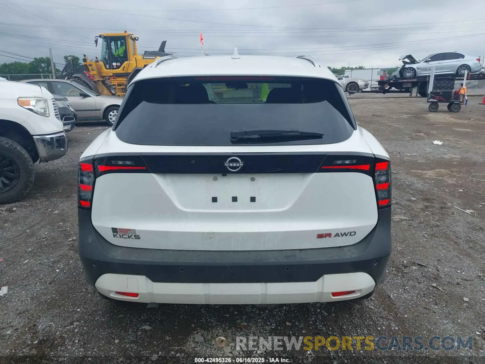 17 fotografías del automóvil dañado 3N8AP6DB9SL348498 NISSAN KICKS 2025