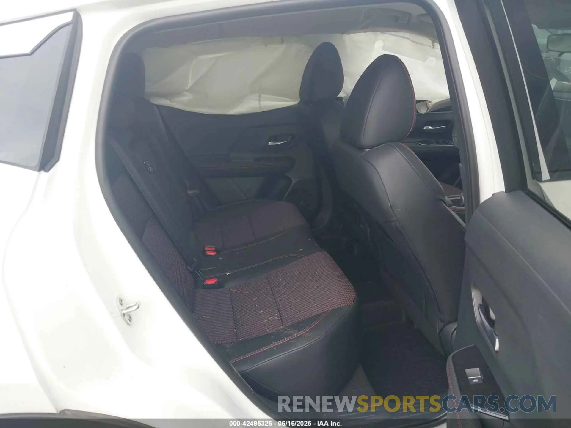 8 fotografías del automóvil dañado 3N8AP6DB9SL348498 NISSAN KICKS 2025