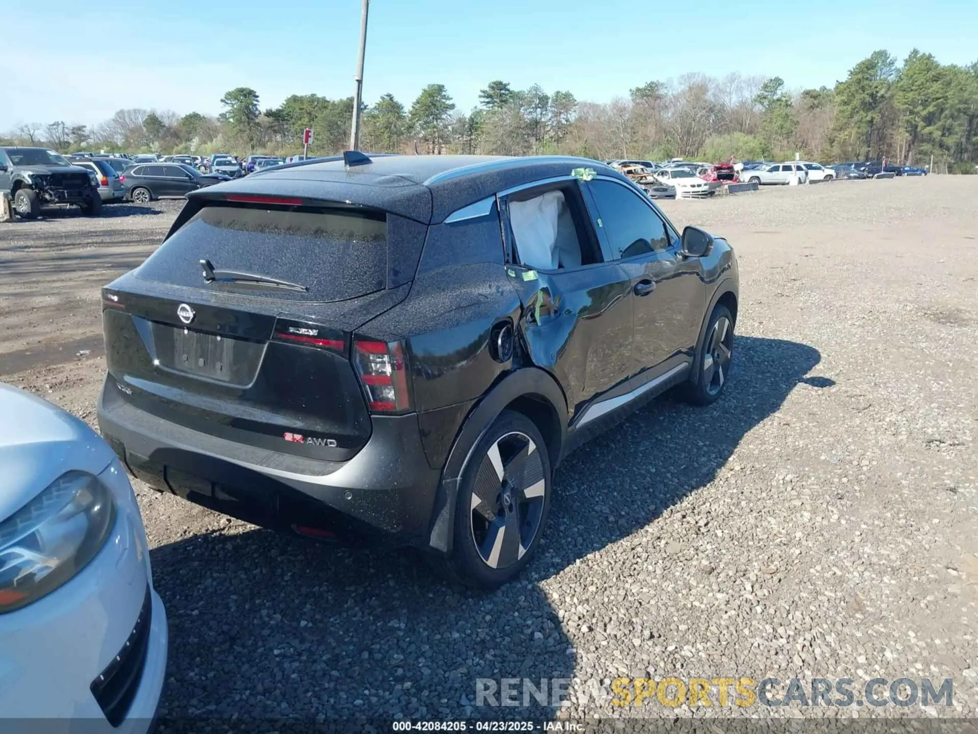 4 fotografías del automóvil dañado 3N8AP6DBXSL314148 NISSAN KICKS 2025