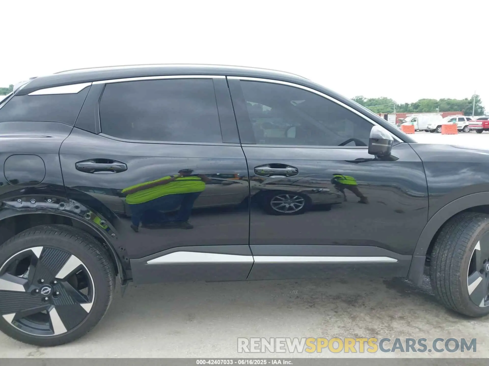 14 fotografías del automóvil dañado 3N8AP6DC7SL313435 NISSAN KICKS 2025