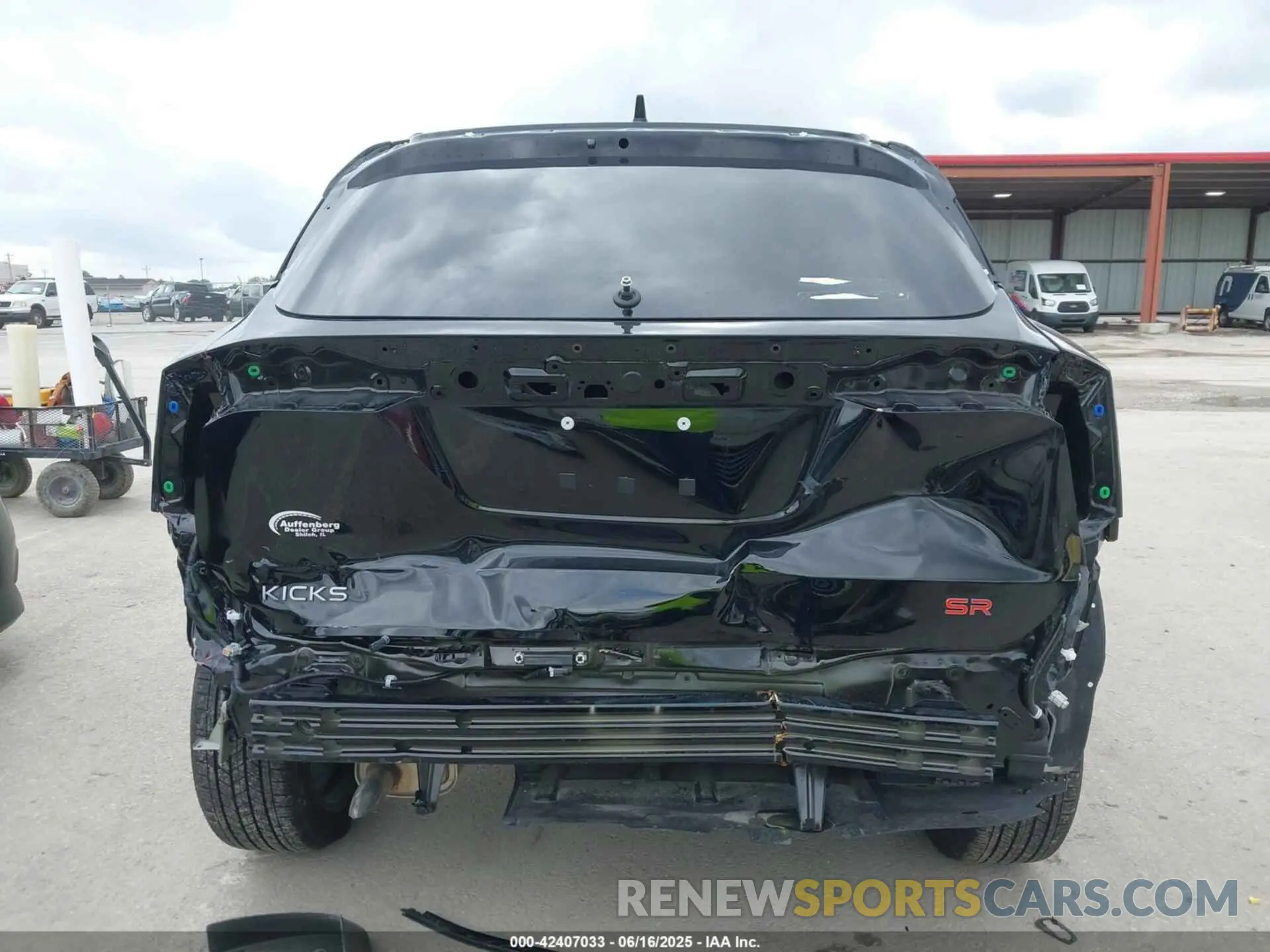 17 fotografías del automóvil dañado 3N8AP6DC7SL313435 NISSAN KICKS 2025