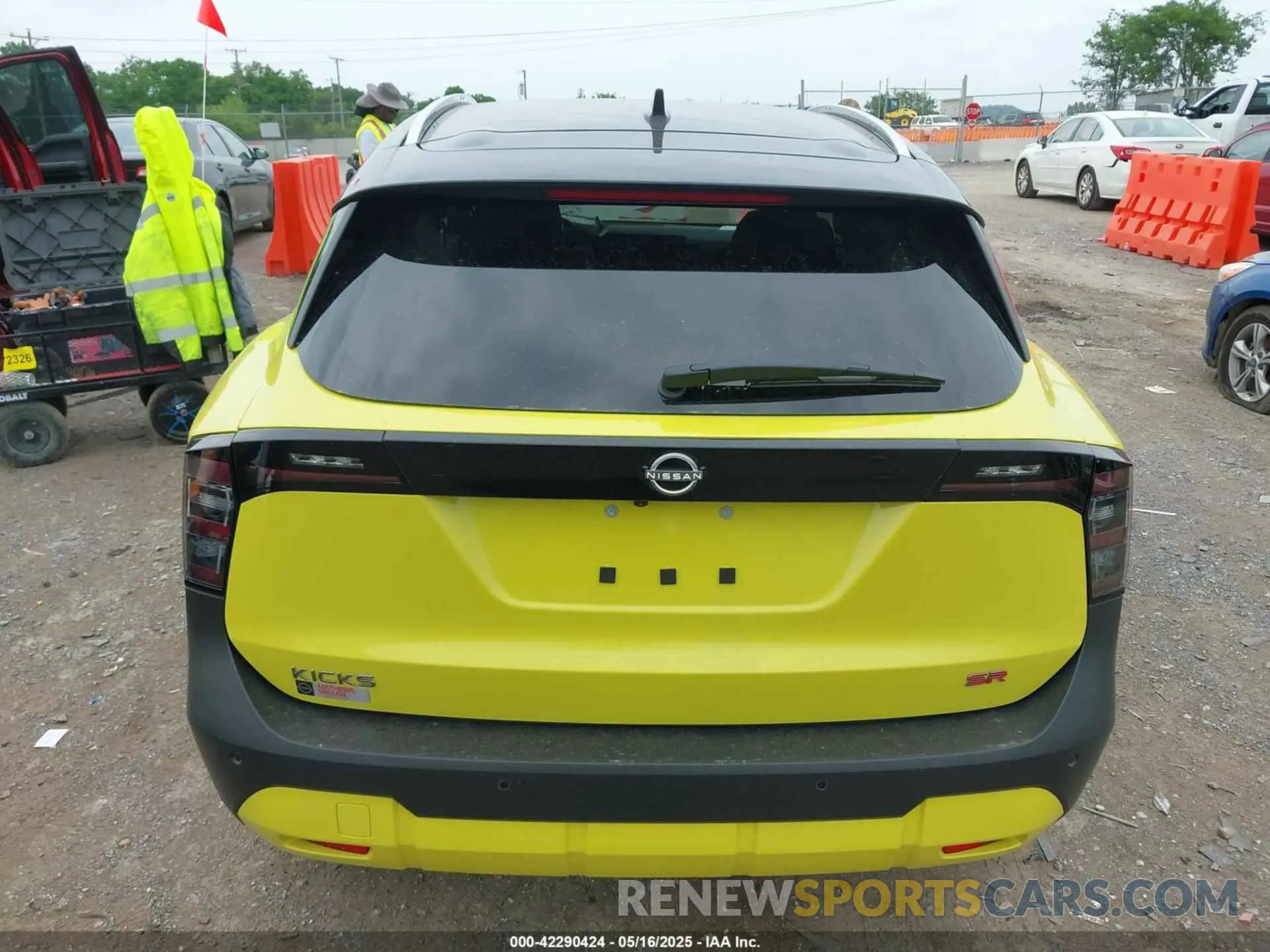 16 fotografías del automóvil dañado 3N8AP6DC9SL350020 NISSAN KICKS 2025